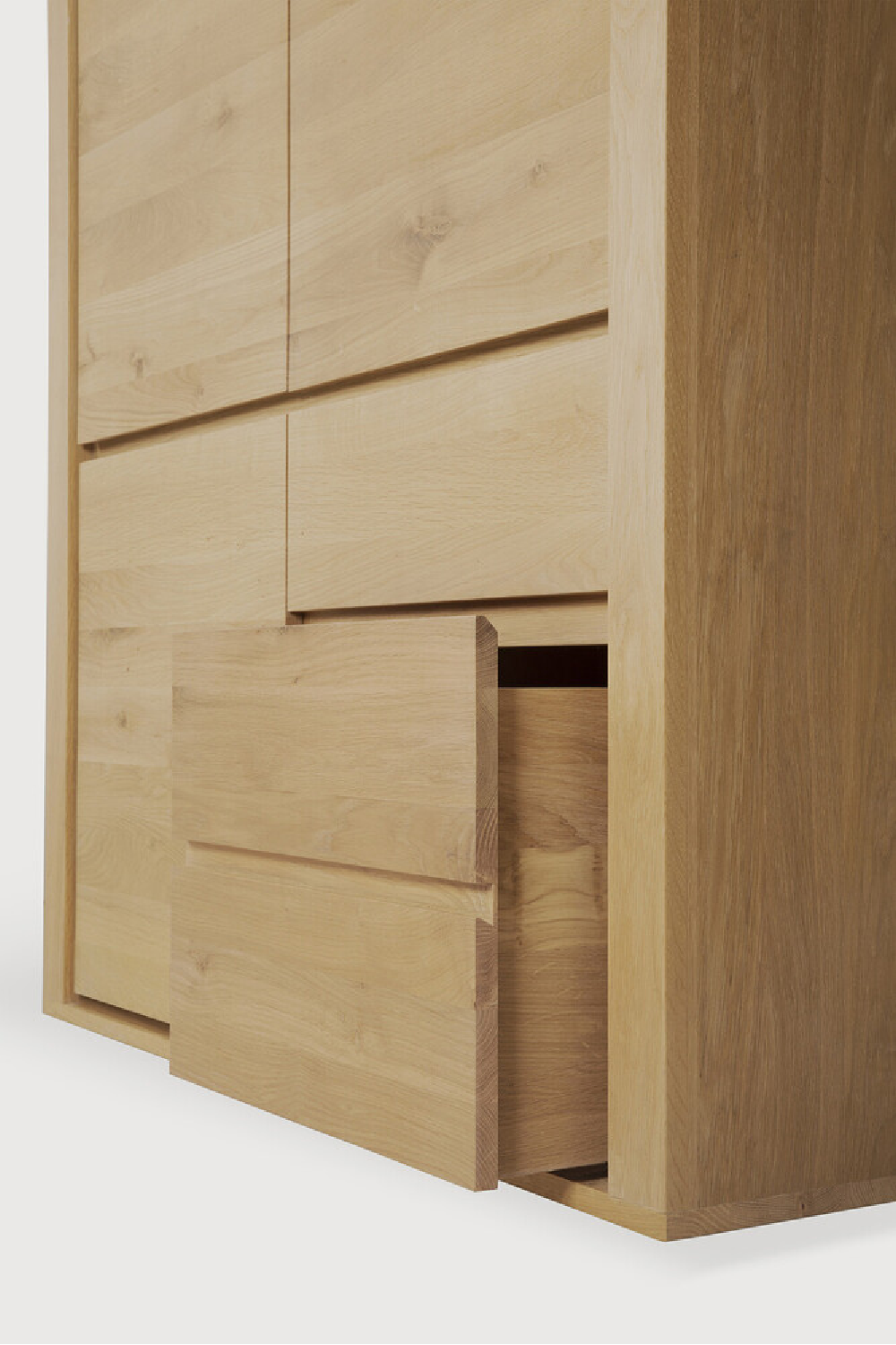 3-Door Oak Wood Wardrobe Cabinet | Ethnicraft Shadow | OROA.COM