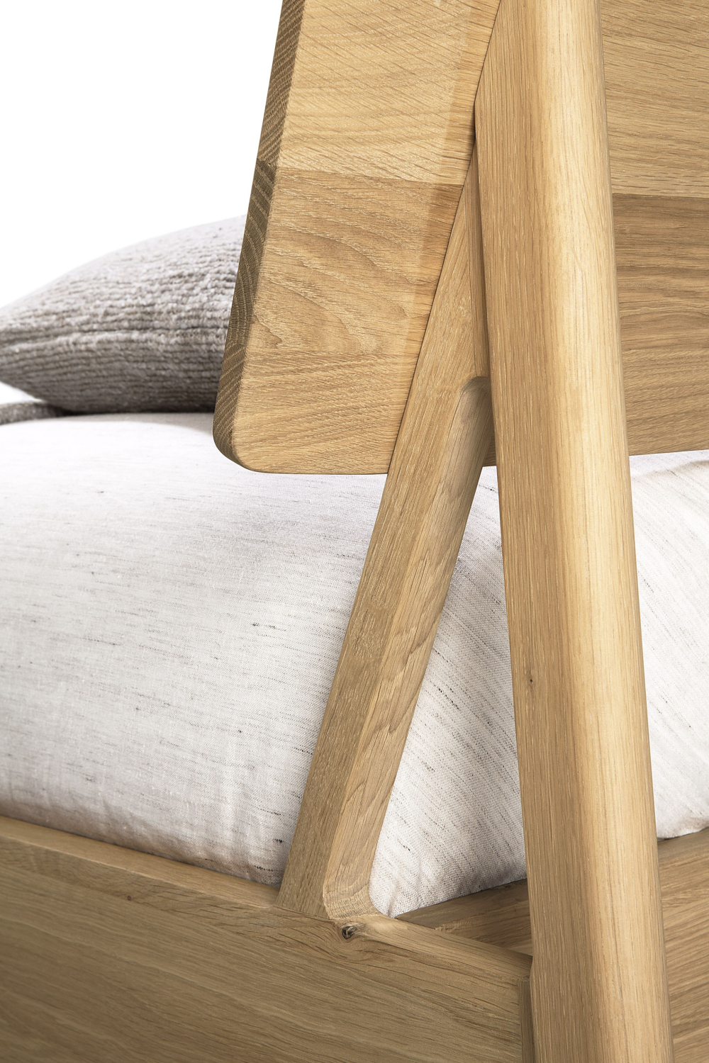 Oiled Oak Bed | Ethnicraft Air | Oroa.com