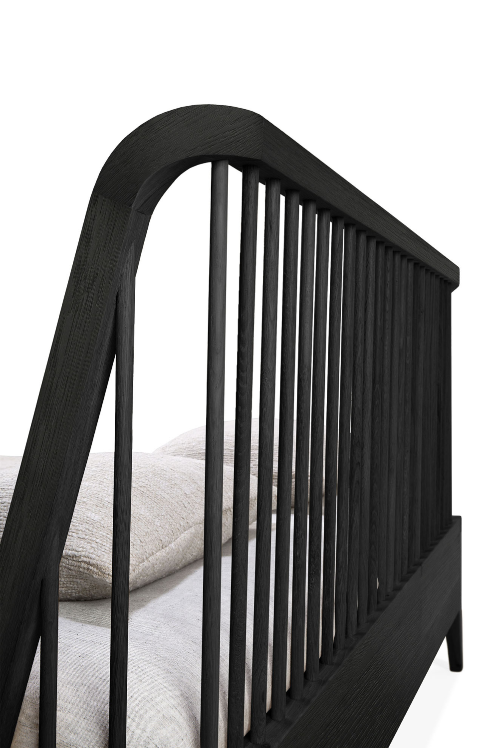 Black Solid Oak Bed | Ethnicraft Spindle | Oroa.com