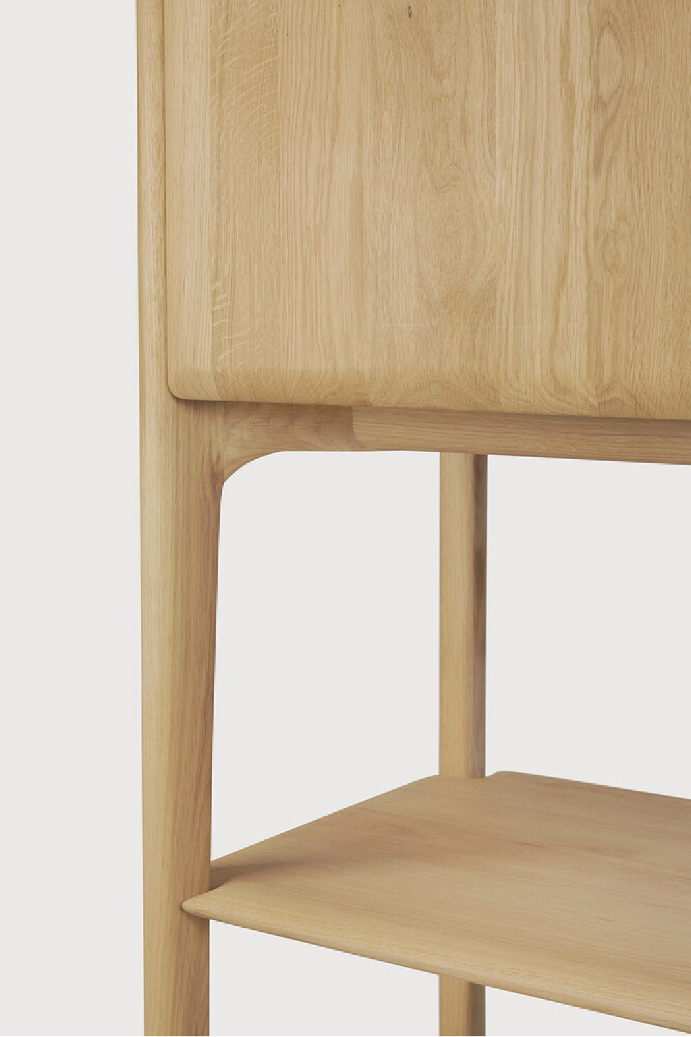 Natural Oak 2-Door Cupboard | Oroa.com