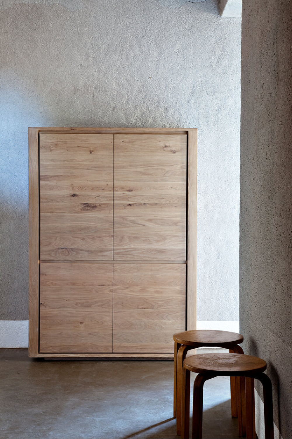 Oak Storage Cupboard | Ethnicraft Shadow | OROA.COM