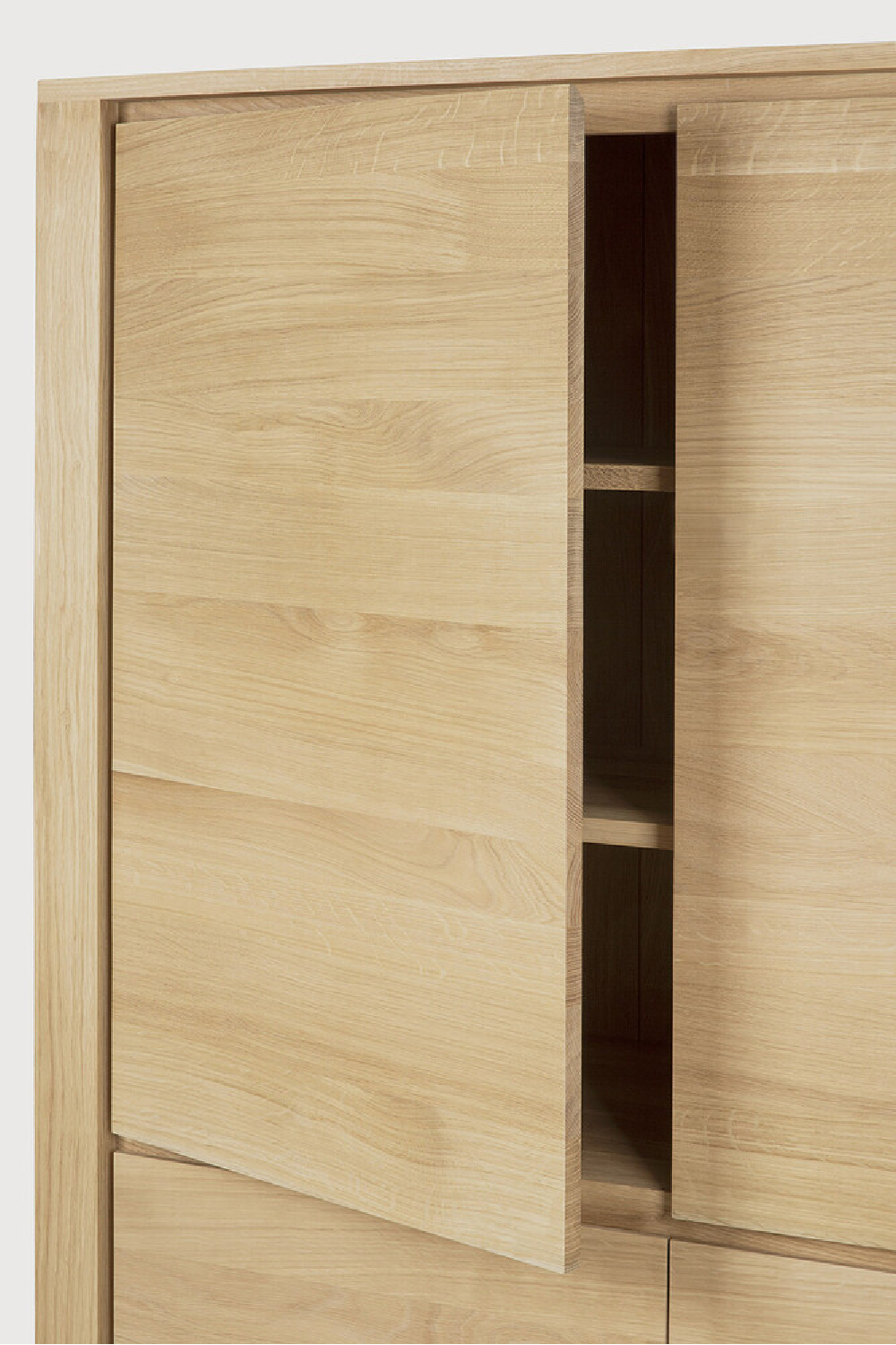 Oak Storage Cupboard | Ethnicraft Shadow | OROA.COM