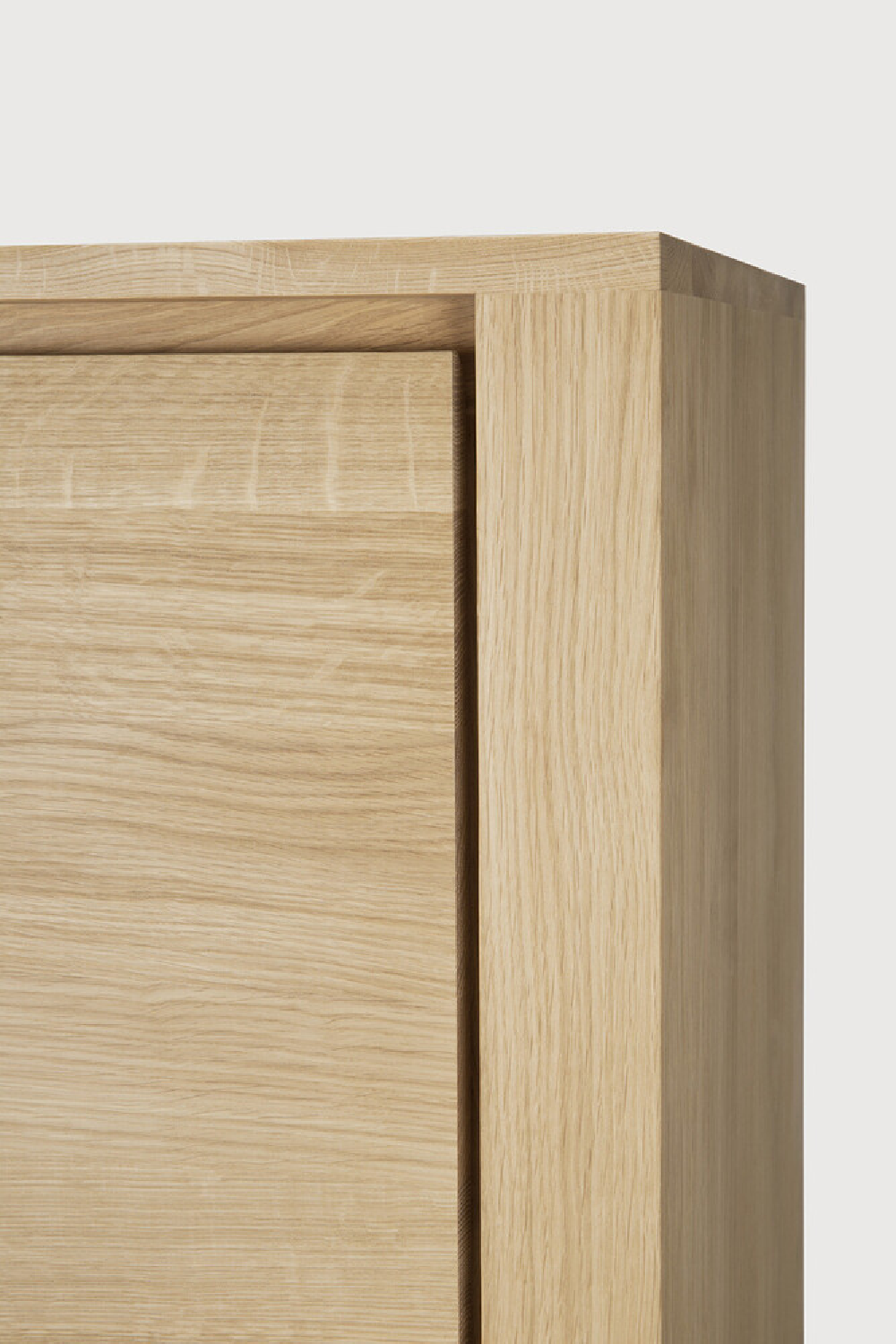 Oak Storage Cupboard | Ethnicraft Shadow | OROA.COM