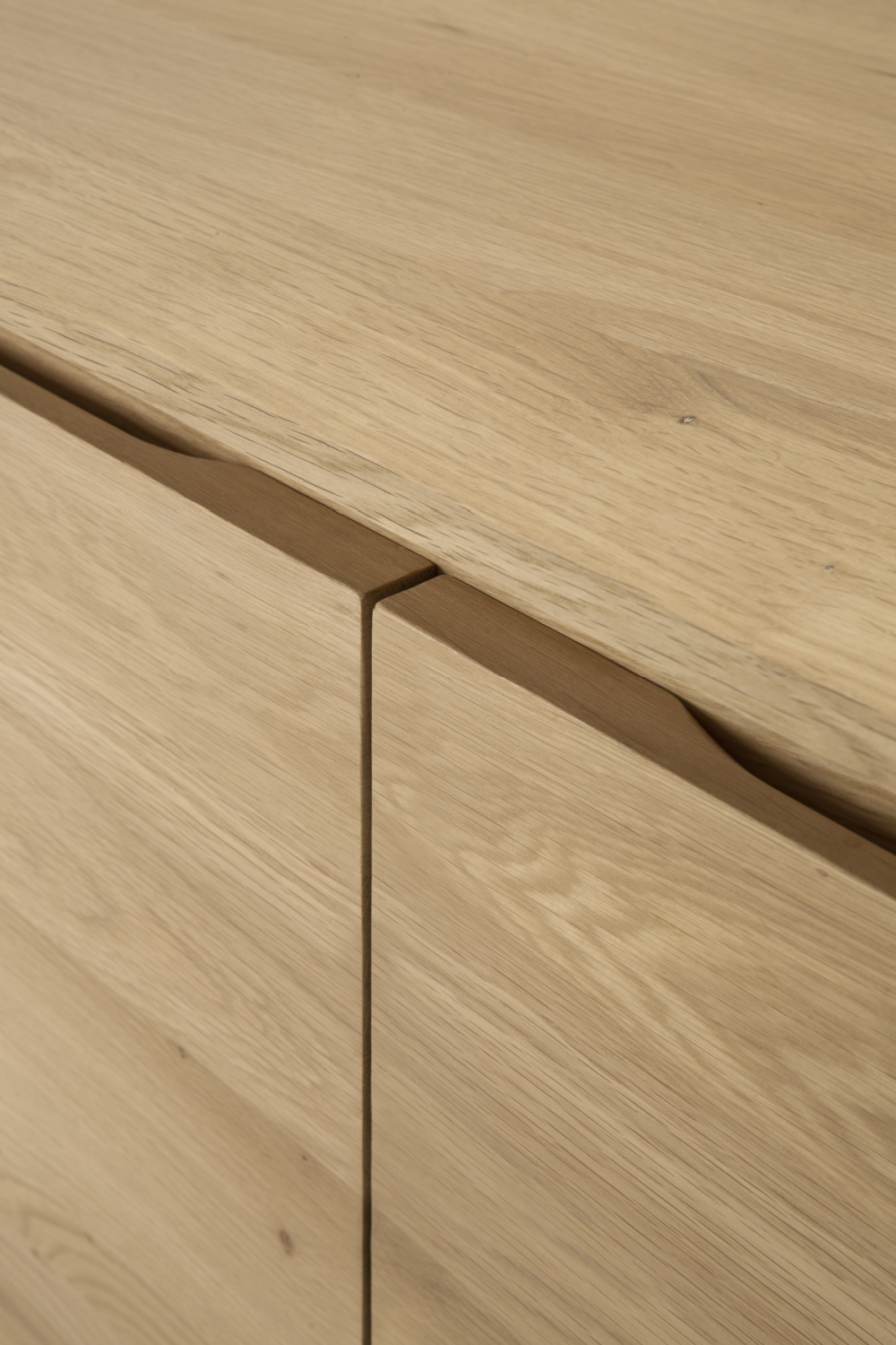 Oiled Oak TV Cabinet – Wave – oak finish alternate view 5