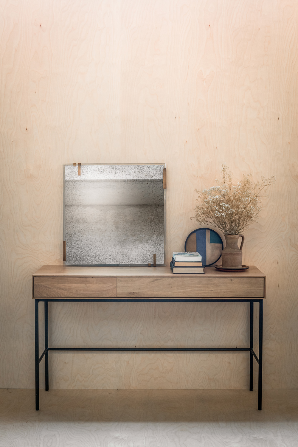 Varnished Oak 2-Drawer Desk | Ethnicraft Whitebird | Oroa.com