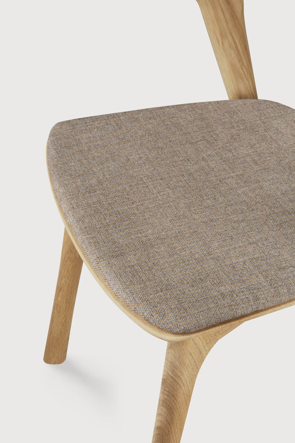 Cushioned Scandinavian Dining Chair | Ethnicraft Bok | Oroa.com