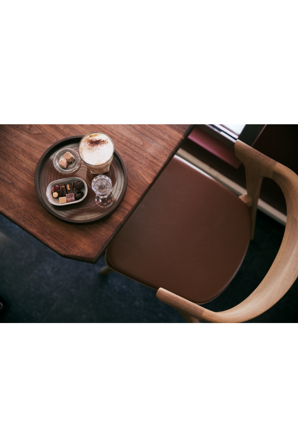 Cushioned Scandinavian Dining Chair | Ethnicraft Bok | Oroa.com