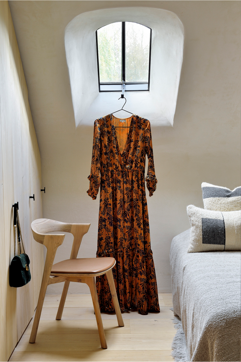 Cushioned Scandinavian Dining Chair | Ethnicraft Bok | Oroa.com