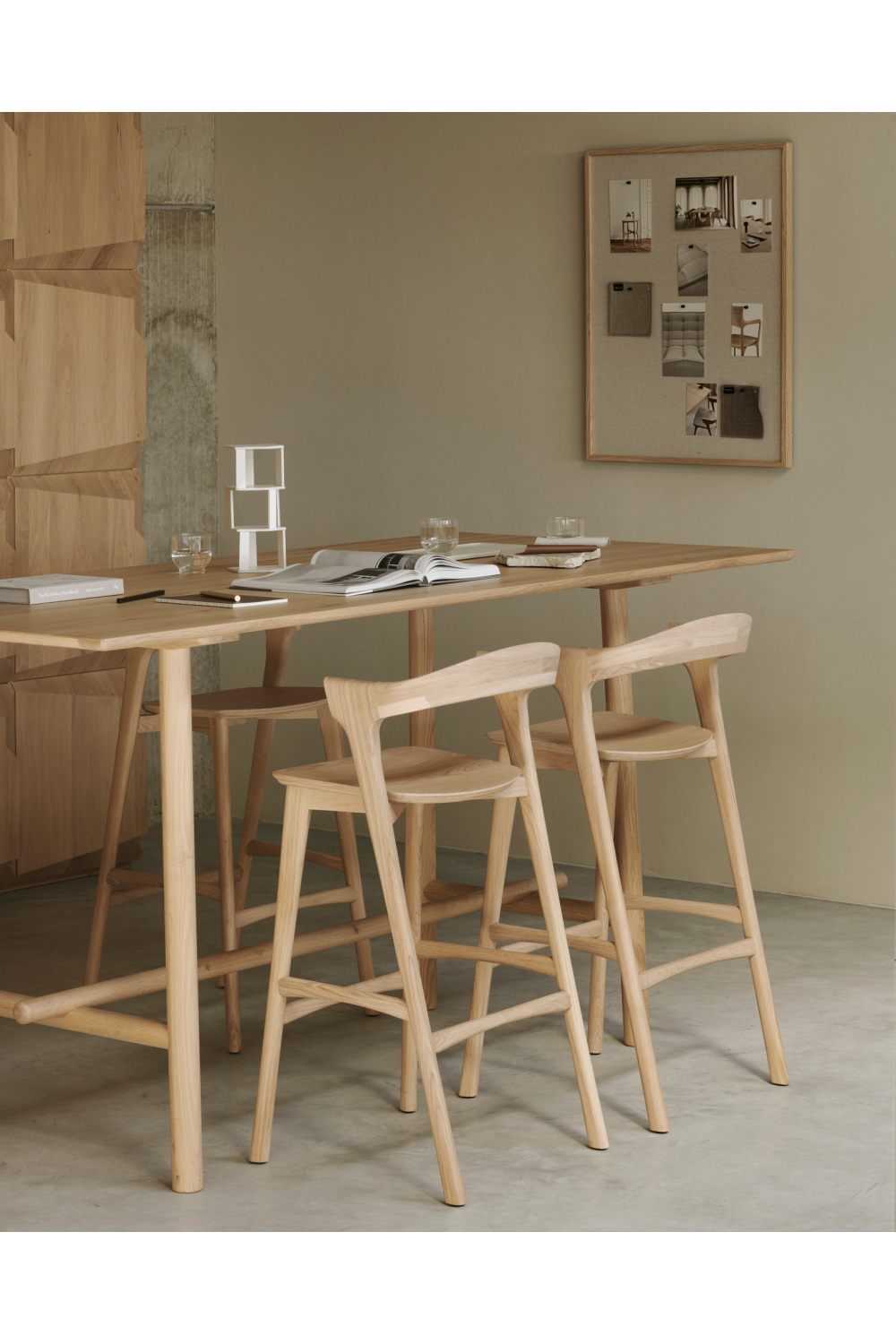 Curved Oak Bar Stool | Ethnicraft Bok | Oroa.com