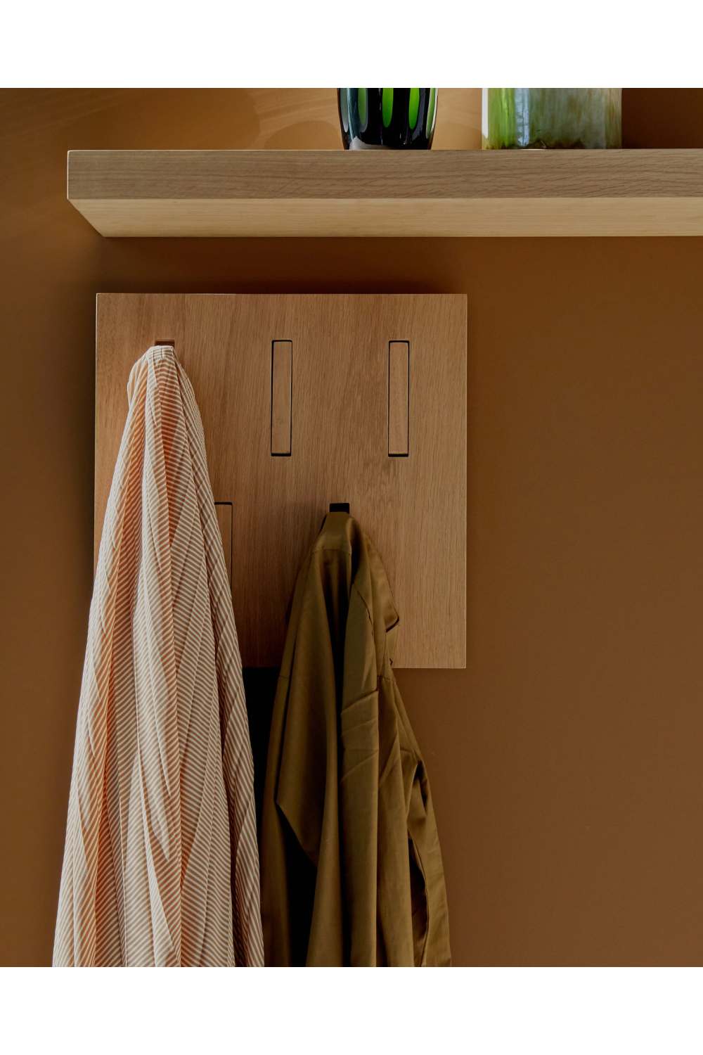 Solid Oak Wall Hanger | Ethnicraft Utilitile | Oroa.com