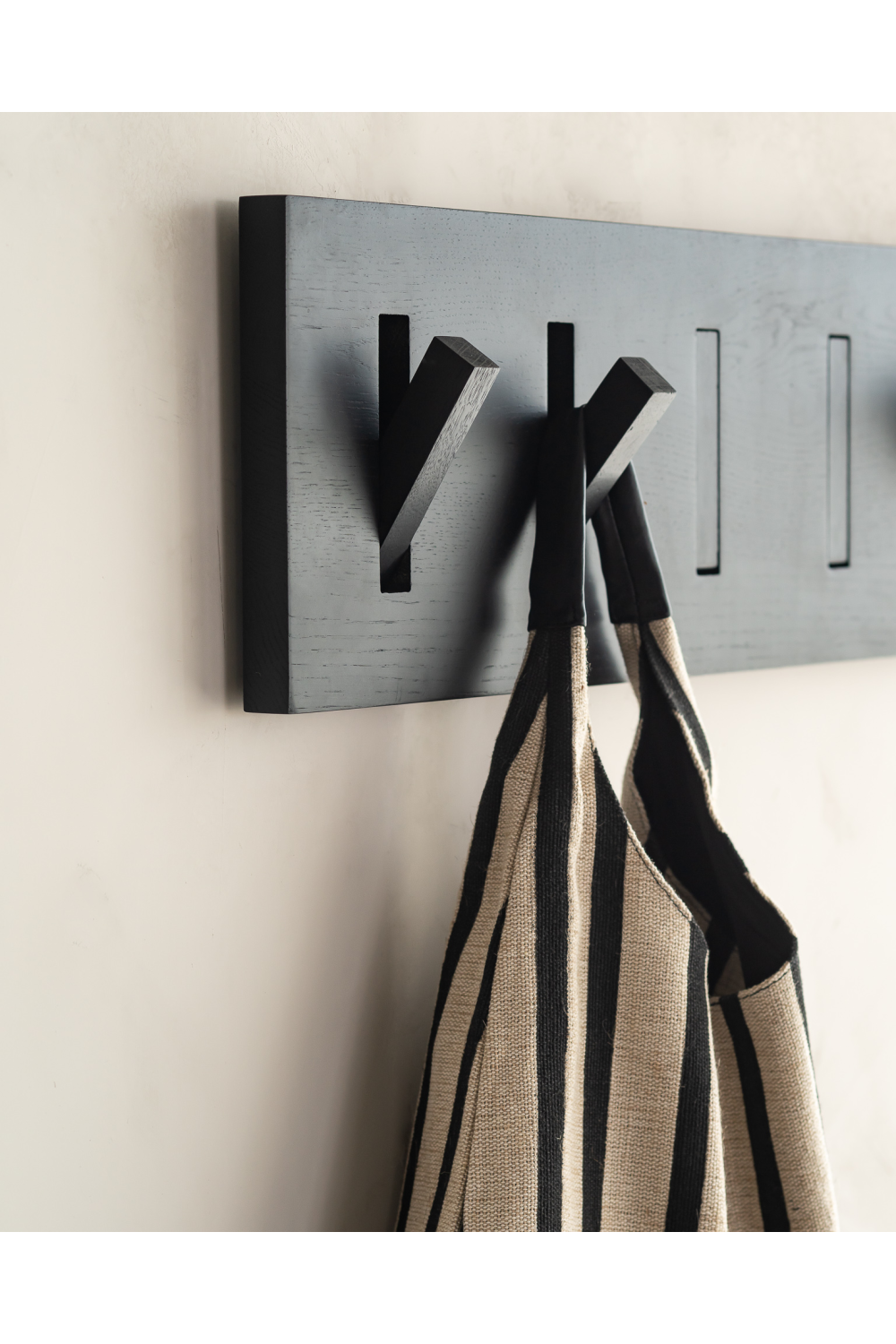 Black Solid Oak Wall Hanger | Ethnicraft Utilitile | Oroa.com