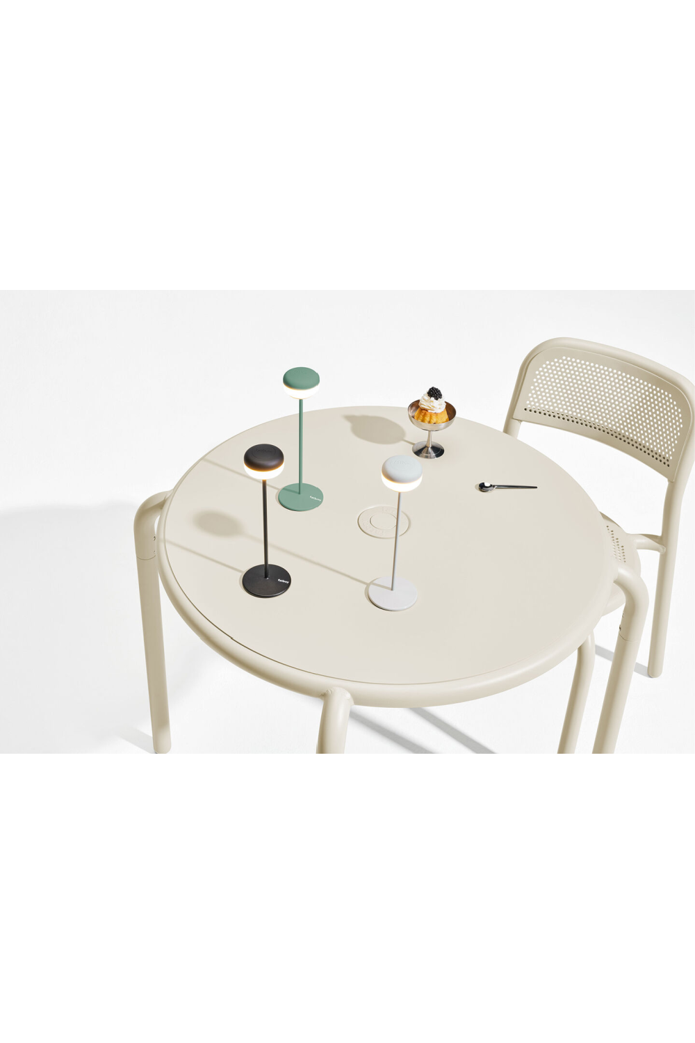 Outdoor Metal Floor Lamp | Fatboy Cheerio | OROA.com