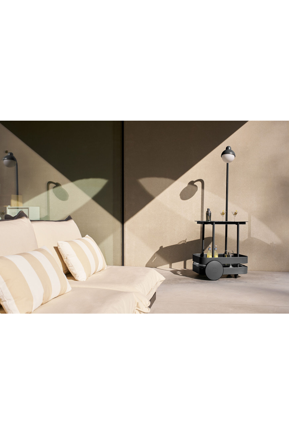 Outdoor Lighted Bar Cart | Oroa.com