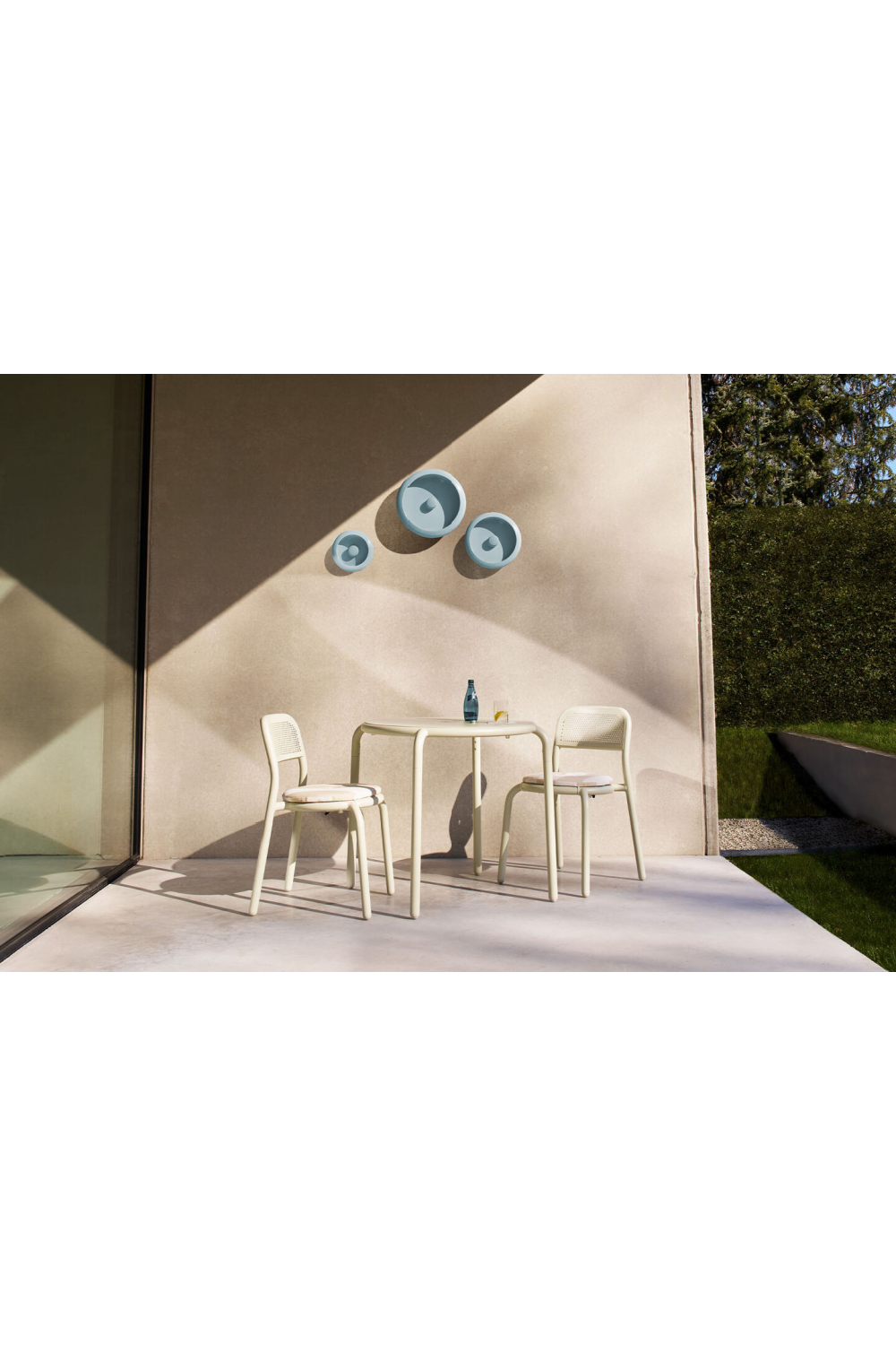 Metal Bowl Outdoor Wall Lamp S | Fatboy Oloha | OROA.com