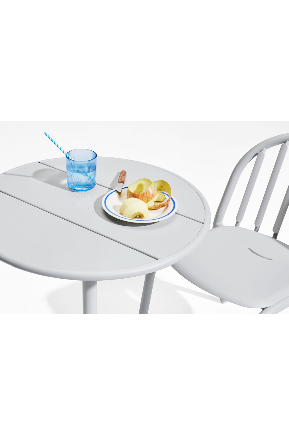 Round Outdoor Bistro Table | Fatboy Fred | OROA.com