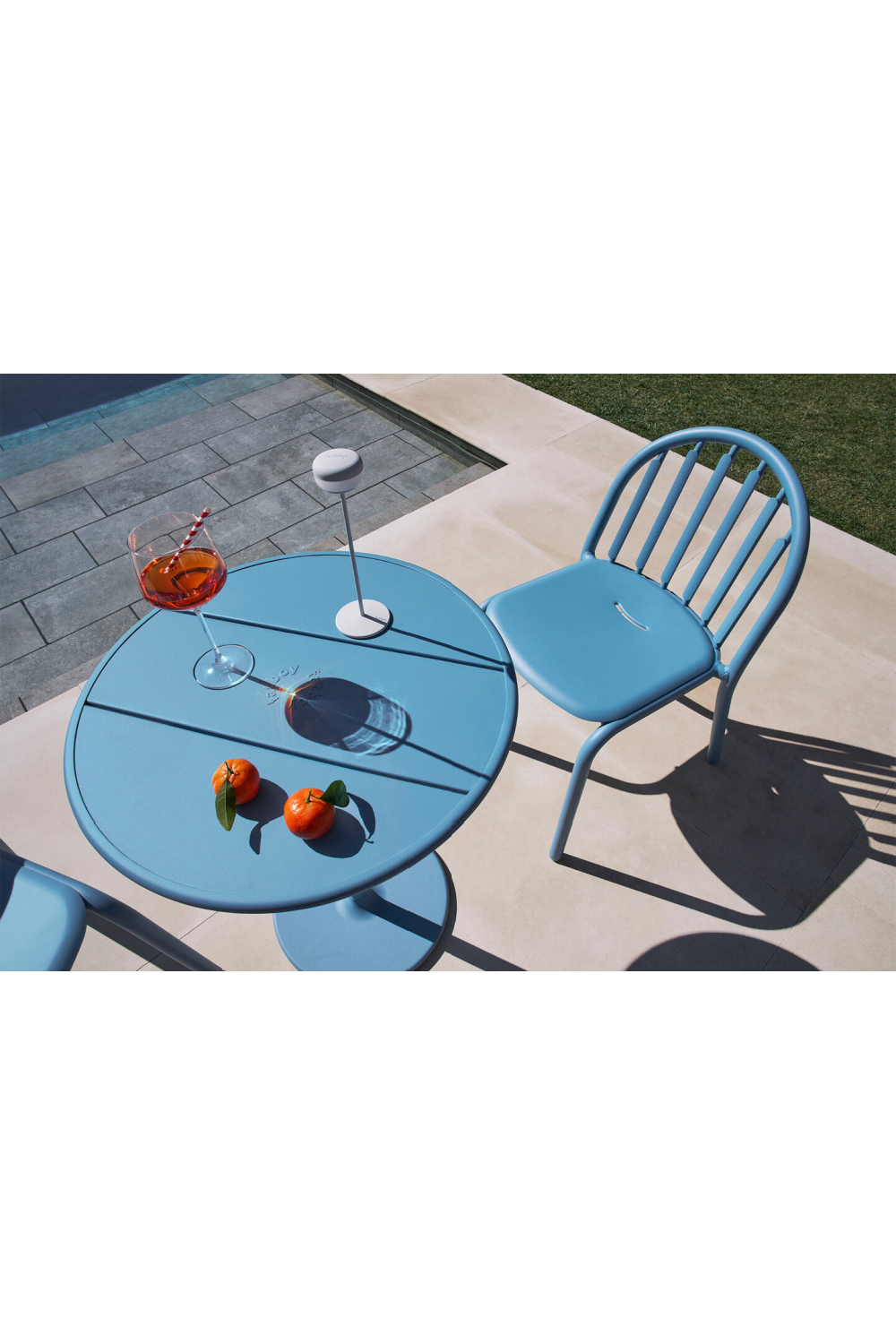 Round Outdoor Bistro Table | Fatboy Fred | OROA.com