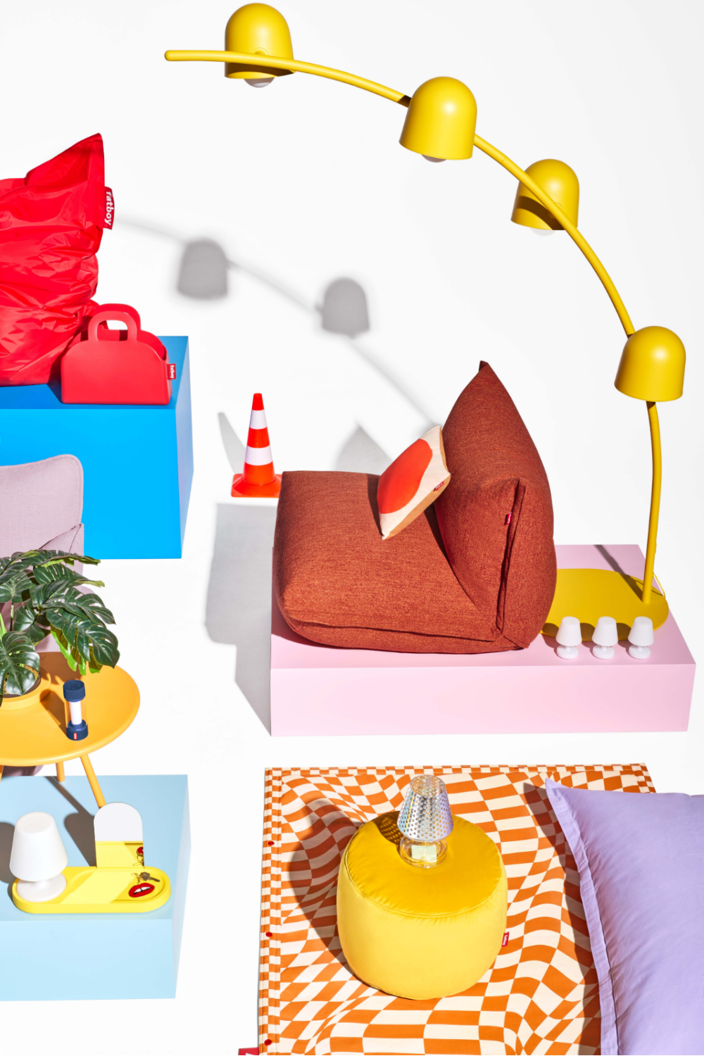 Back-Buttoned Modern Easy Chair | Fatboy The BonBaron Mingle | OROA.com