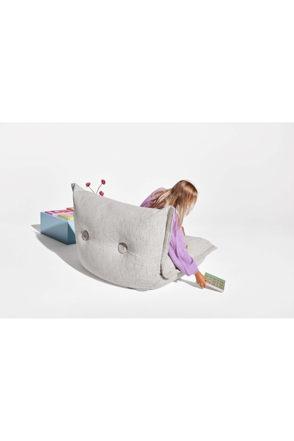 Back-Buttoned Modern Easy Chair | Fatboy The BonBaron Mingle | OROA.com