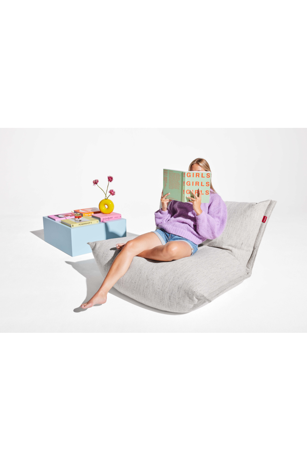 Back-Buttoned Modern Easy Chair | Fatboy The BonBaron Mingle | OROA.com