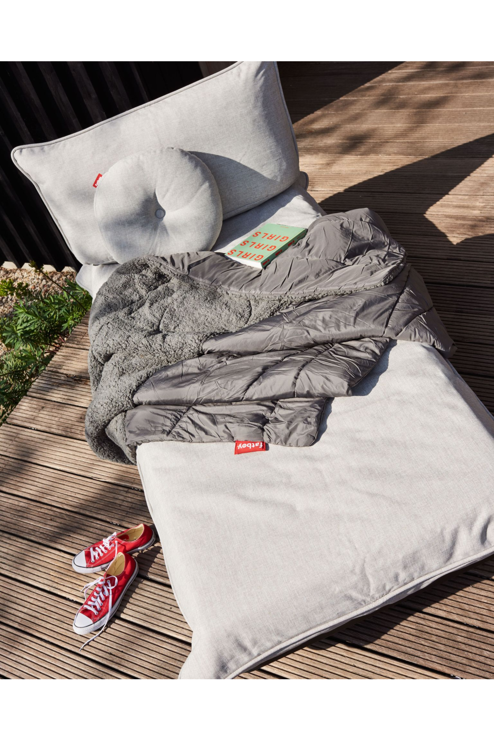 Minimalist Outdoor Hocker | Fatboy Paletti | OROA.com