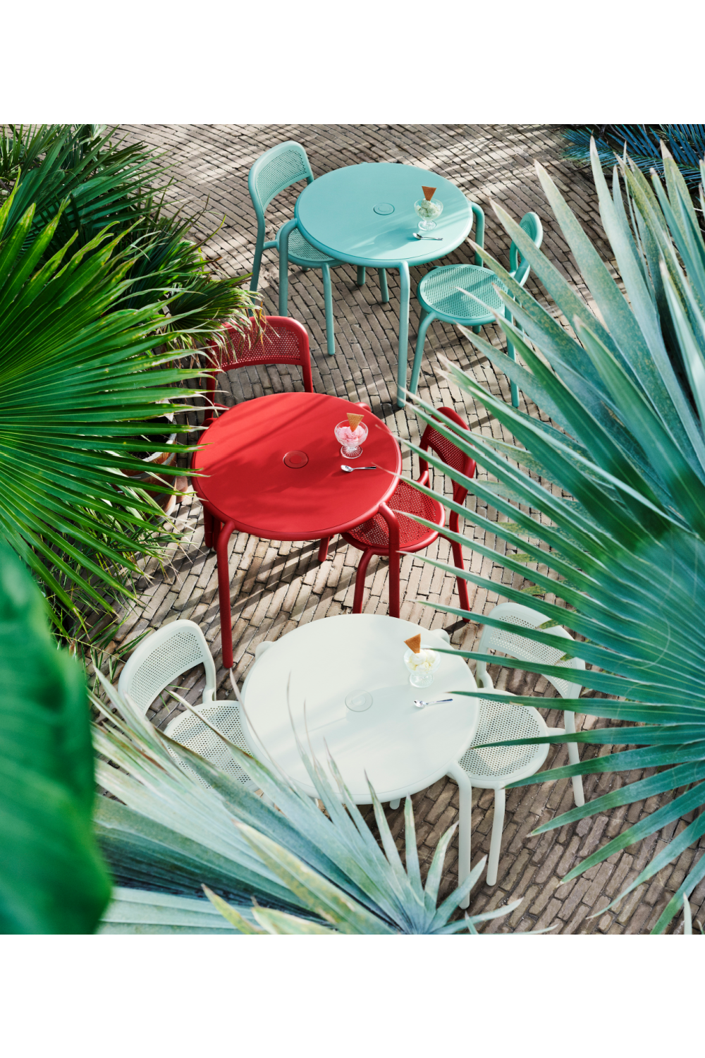 Aluminum Outdoor Bistro Table | Fatboy Toni Bistreau | OROA.com