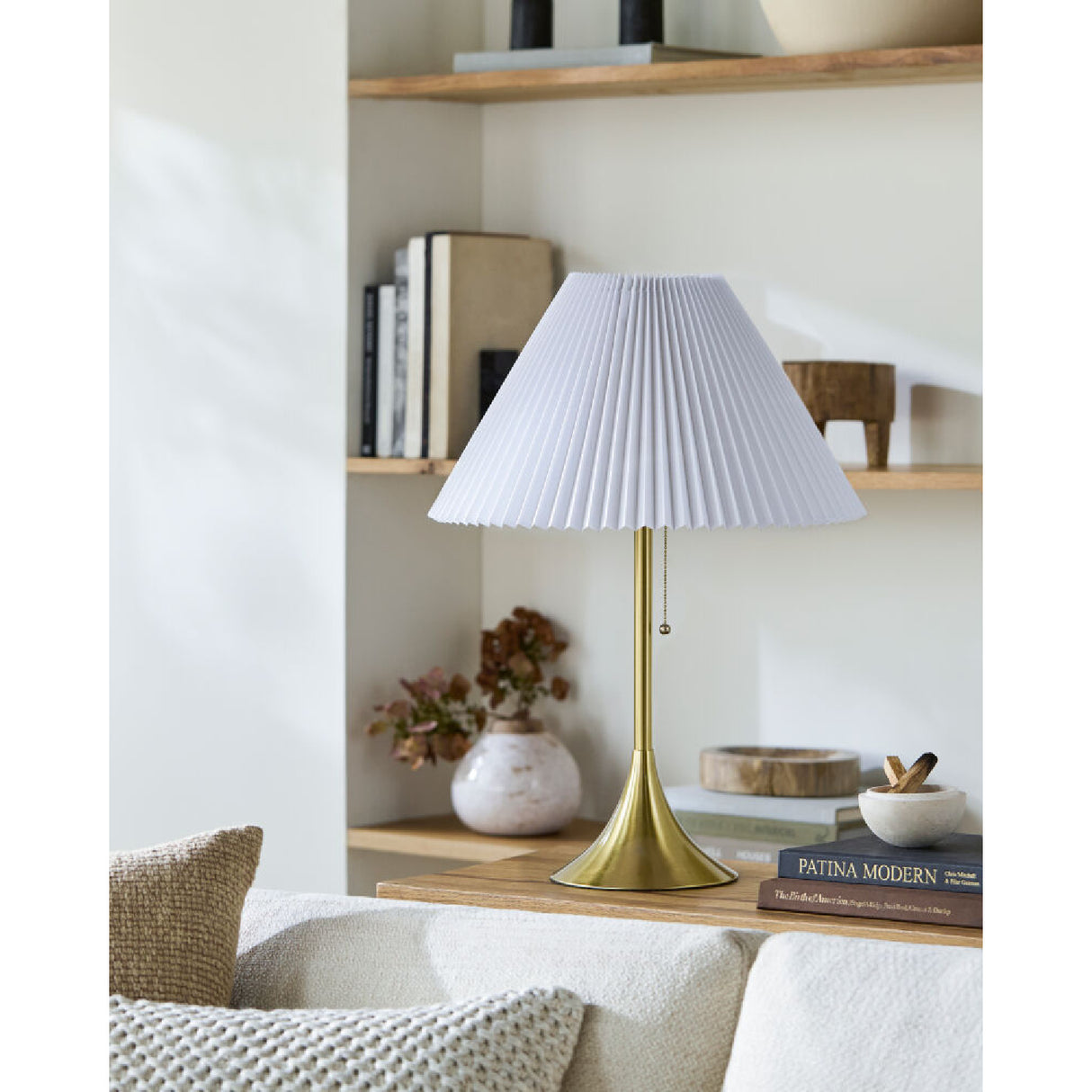 White Cotton Pleated Table Lamp | Oroa.com