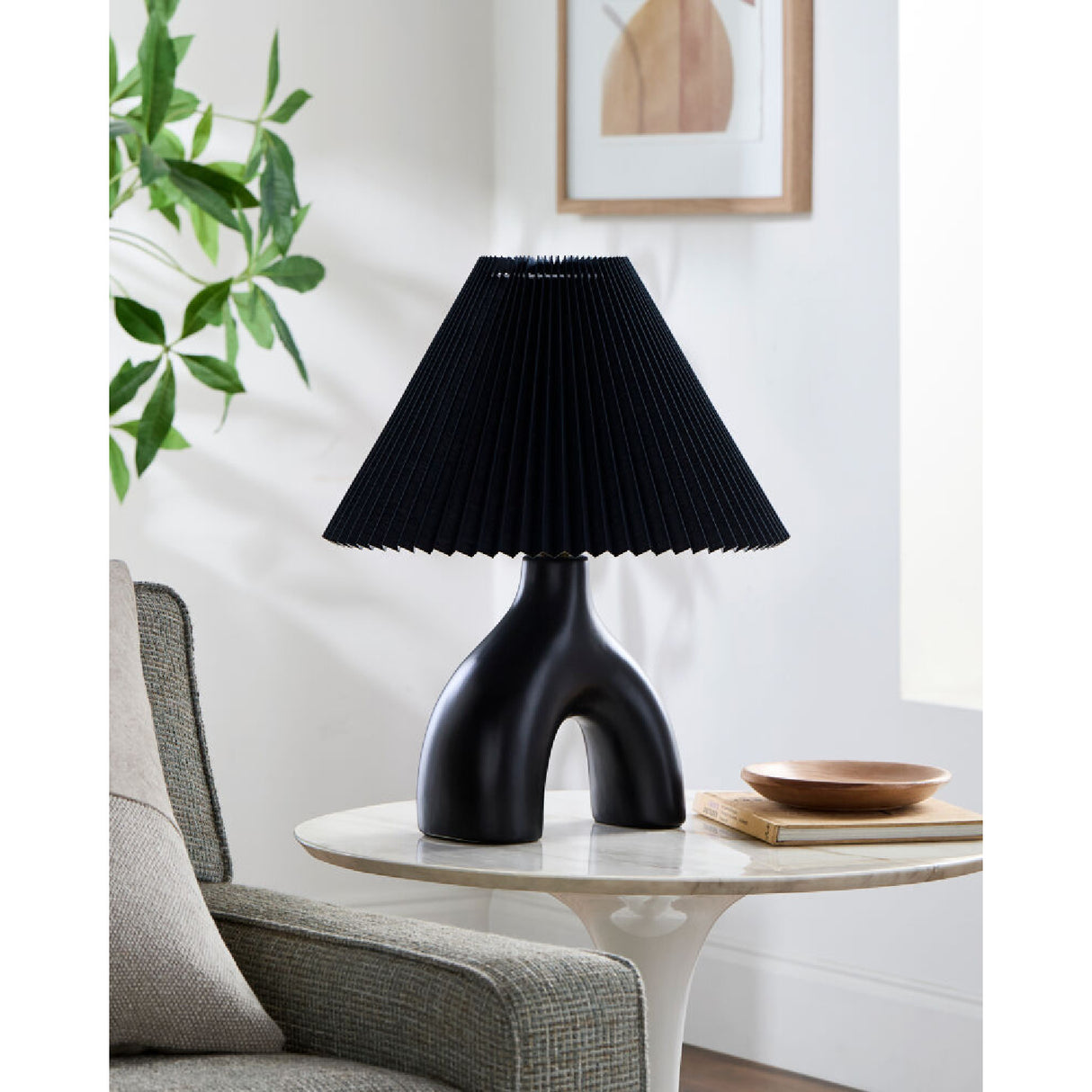 Ceramic Cream Linen Table Lamp | Oroa.com