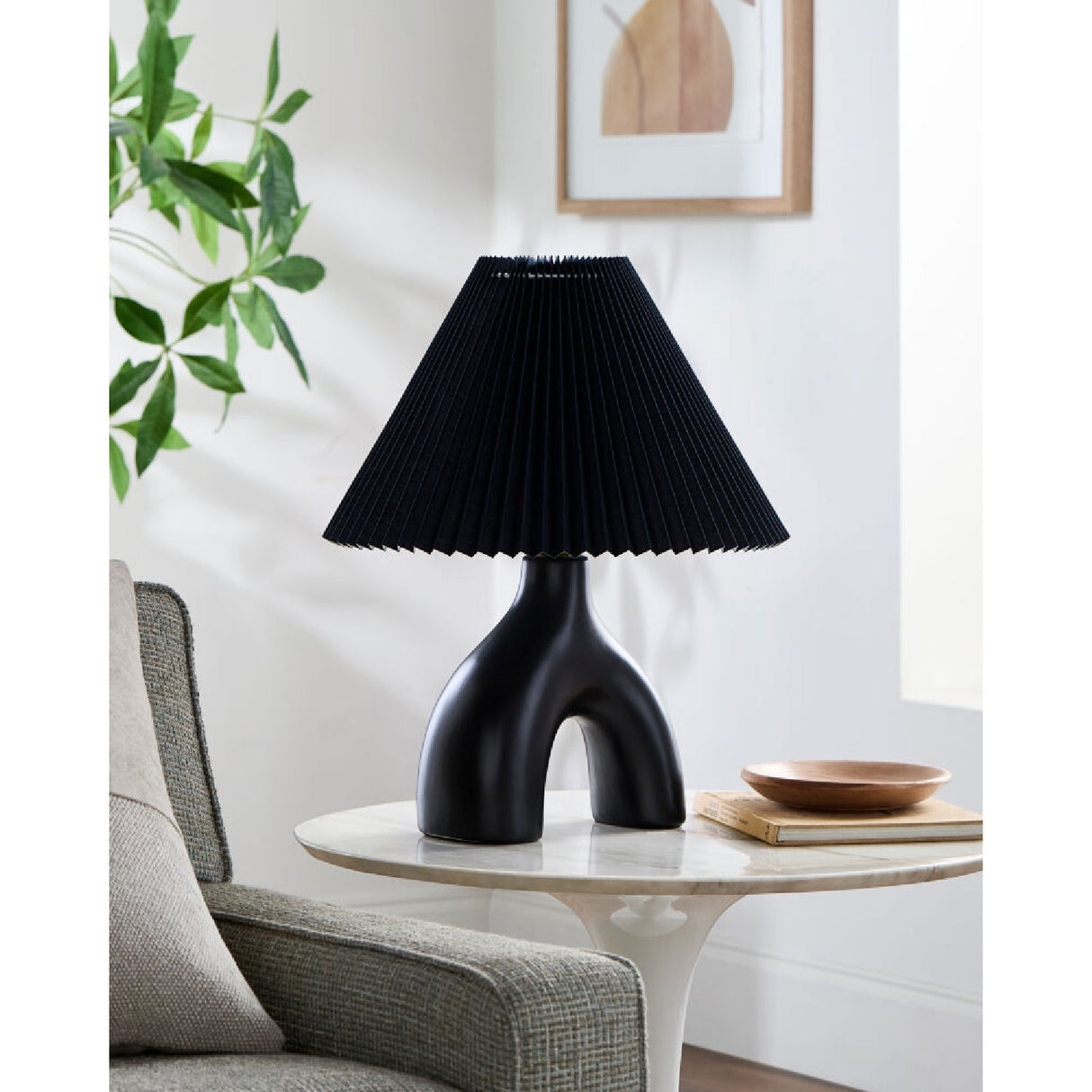 Modern European furniture - Ceramic Cream Linen Table Lamp - www.oroa.com