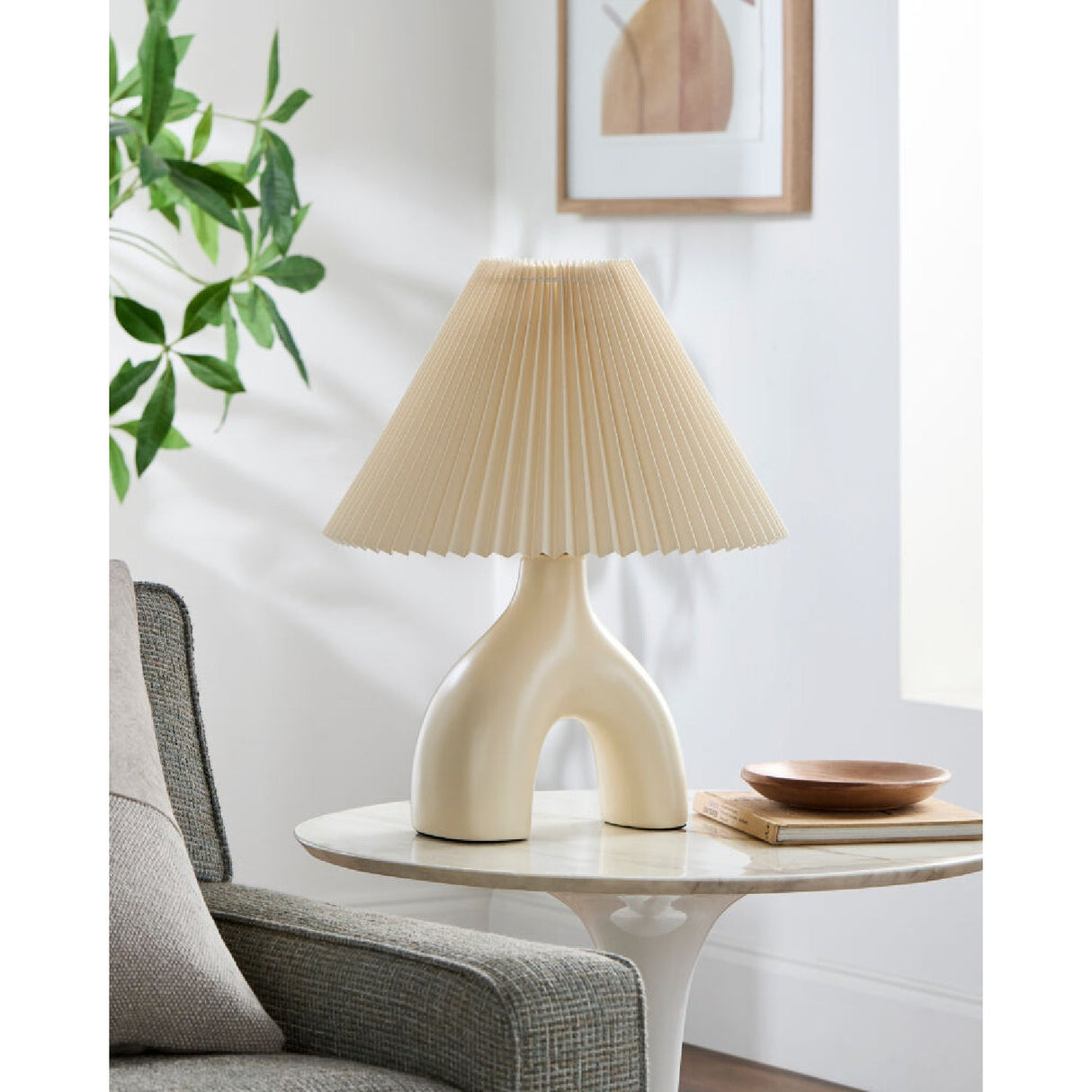 Modern European furniture - Ceramic Cream Linen Table Lamp - www.oroa.com