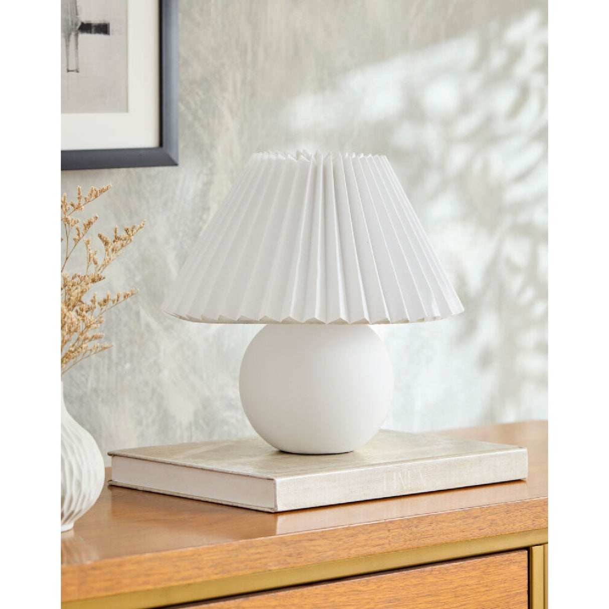 Modern European furniture - Pleated Linen Ceramic Table Lamp - www.oroa.com