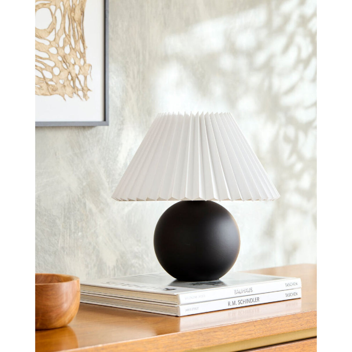 Modern European furniture - Pleated Linen Ceramic Table Lamp - www.oroa.com