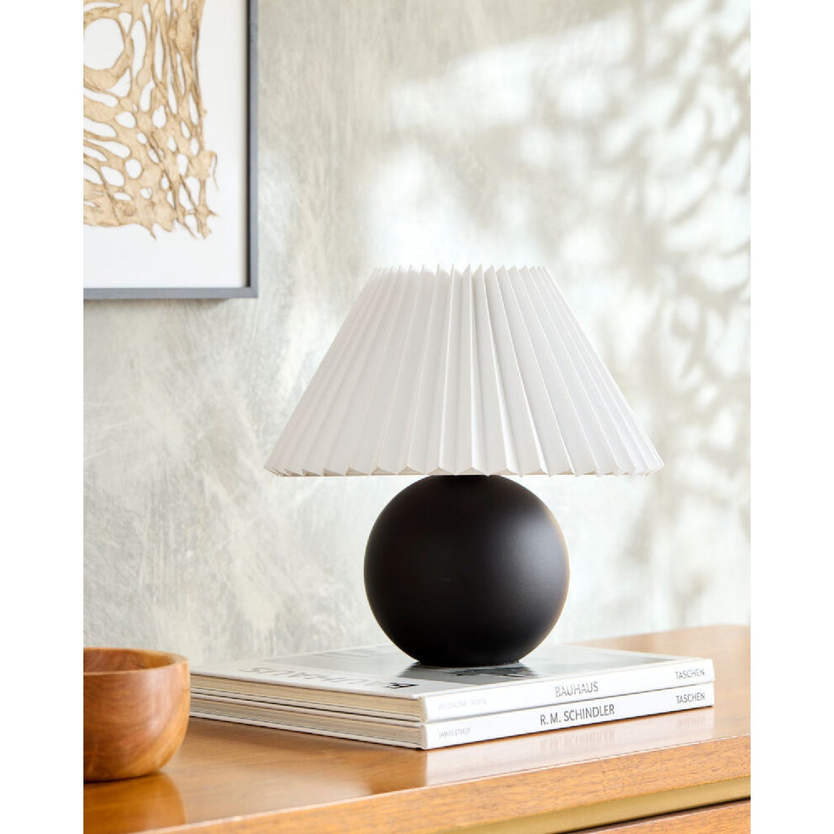 Modern European furniture - Pleated Linen Ceramic Table Lamp - www.oroa.com