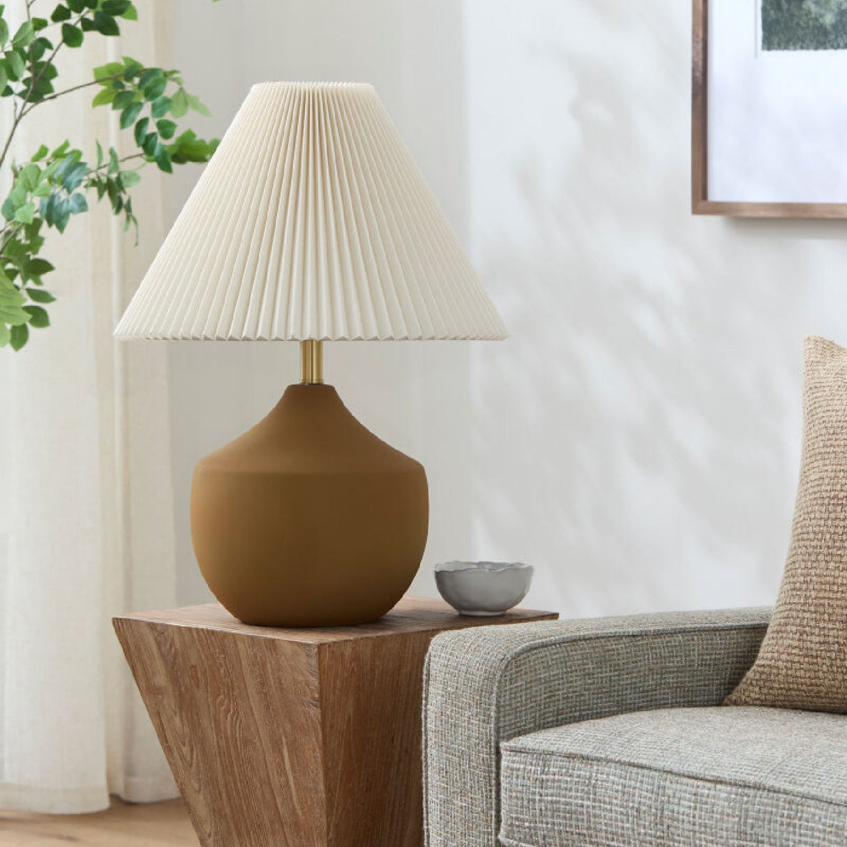 Modern European furniture - Ceramic Beige Linen Table Lamp - www.oroa.com