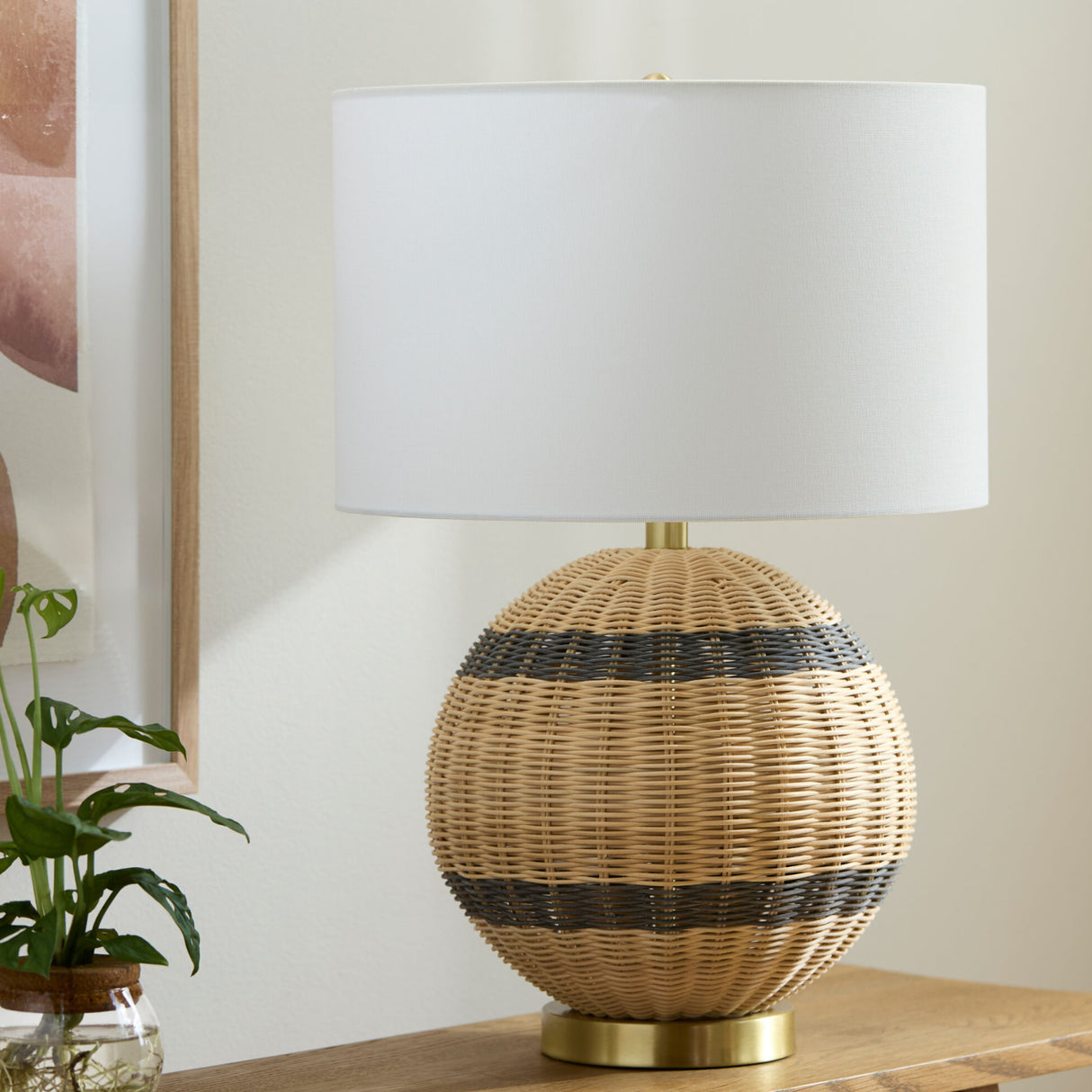 Modern European furniture - Round Rattan Base Table Lamp - www.oroa.com