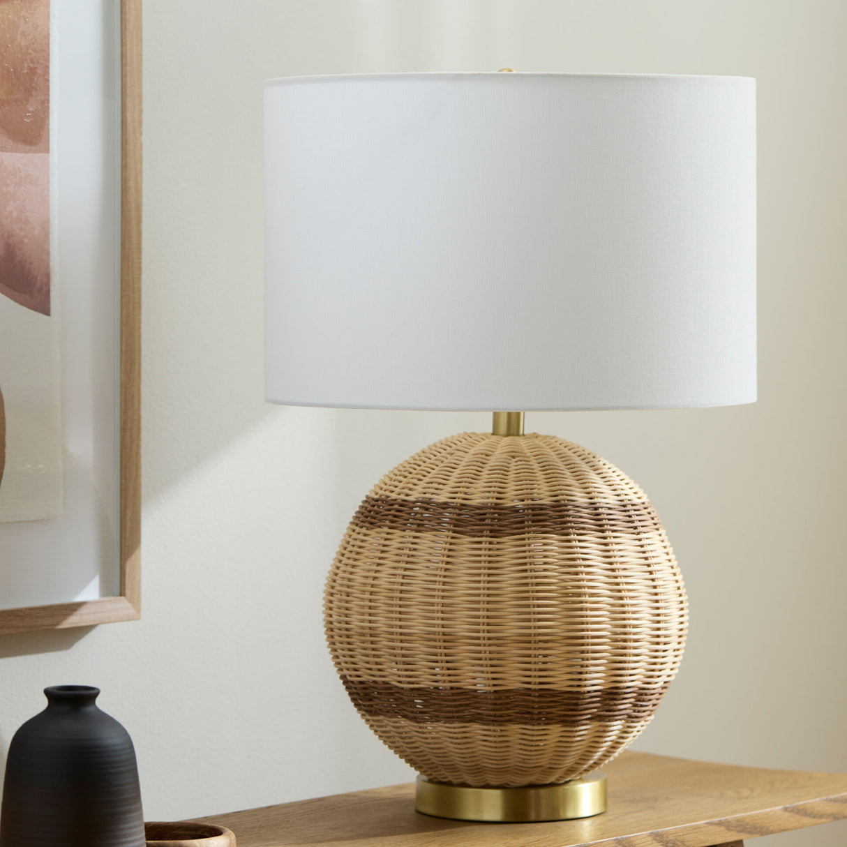 Modern European furniture - Round Rattan Base Table Lamp - www.oroa.com