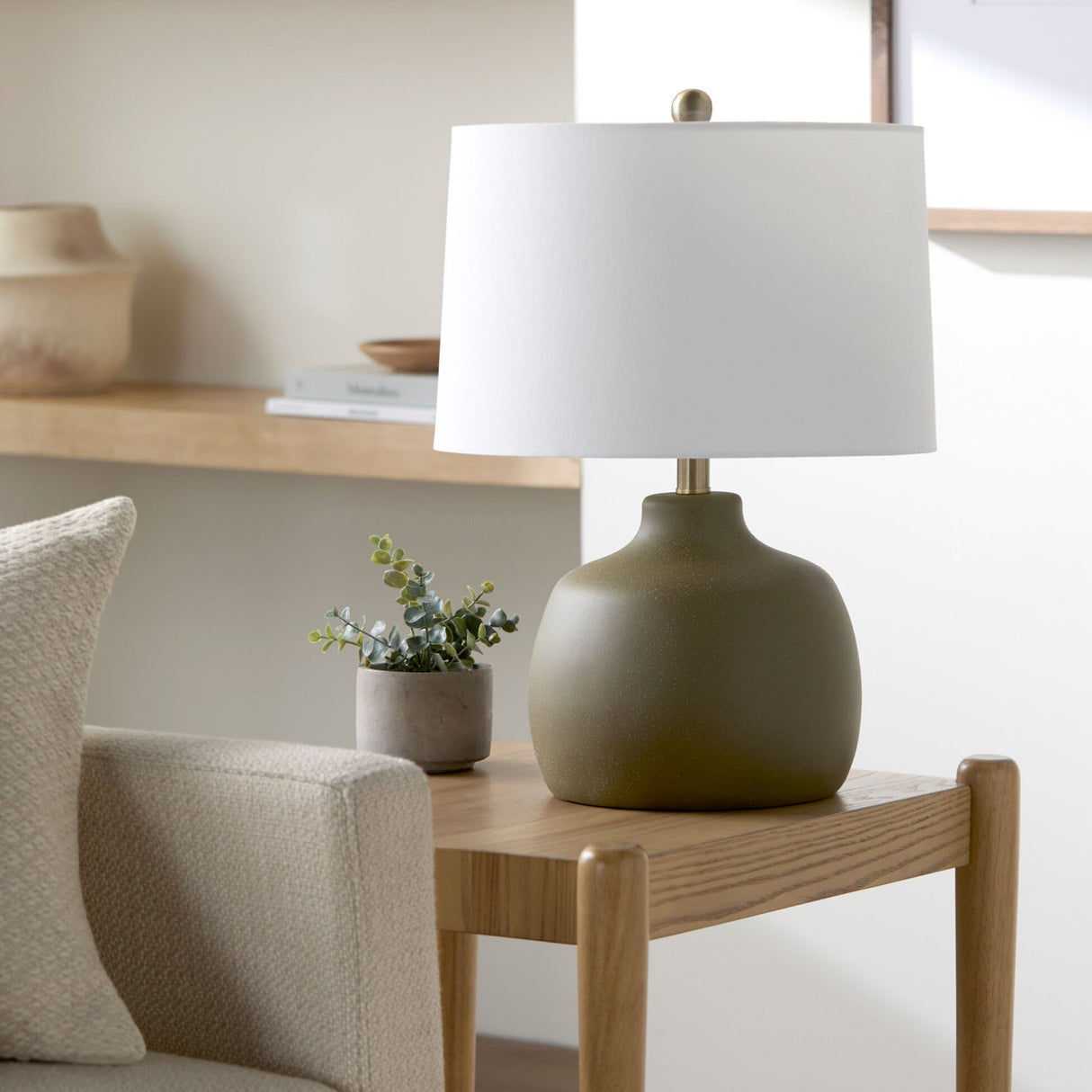Modern European furniture - Hand-painted Base Accent Table Lamp - www.oroa.com
