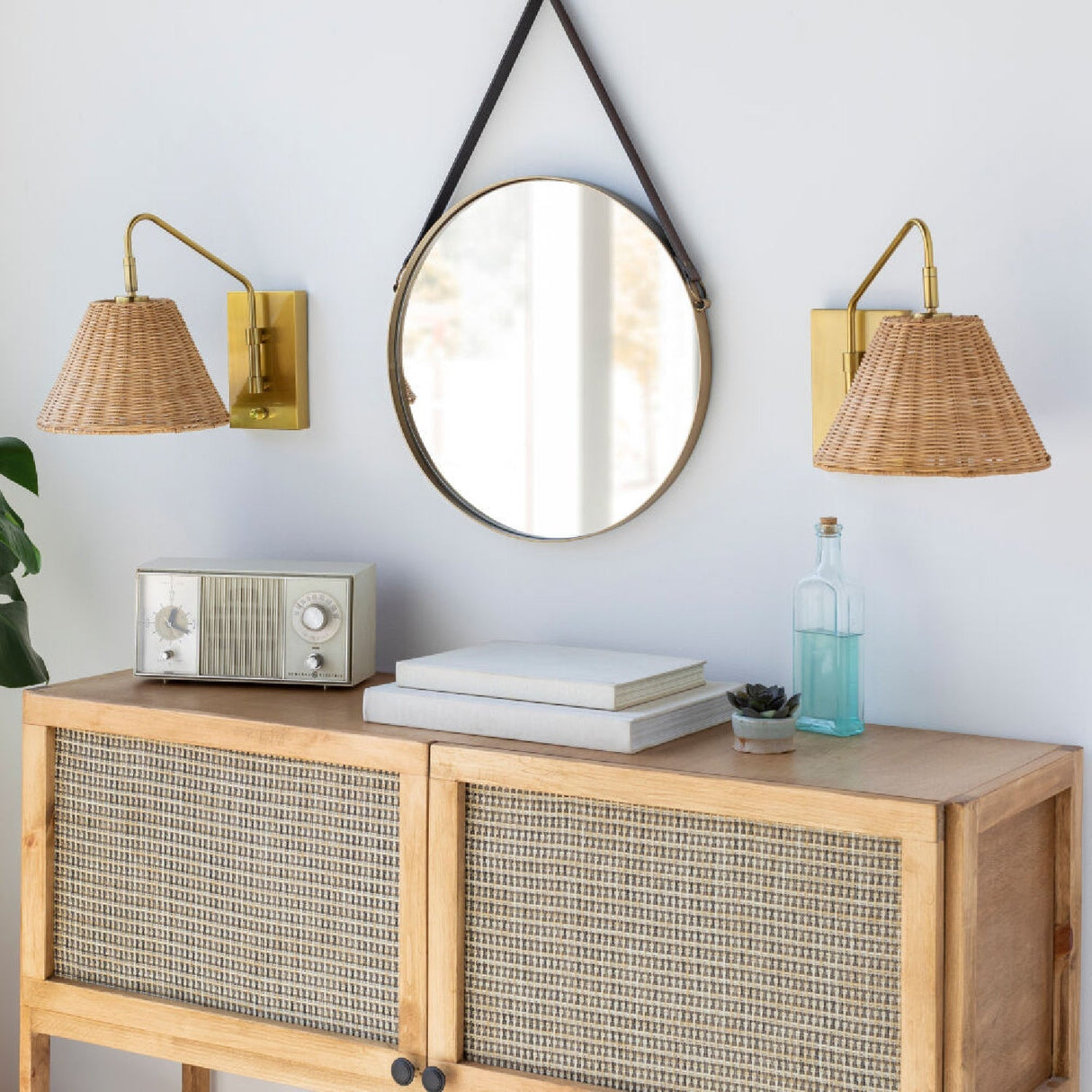 Modern European furniture - Natural Rattan Wall Lamp - www.oroa.com