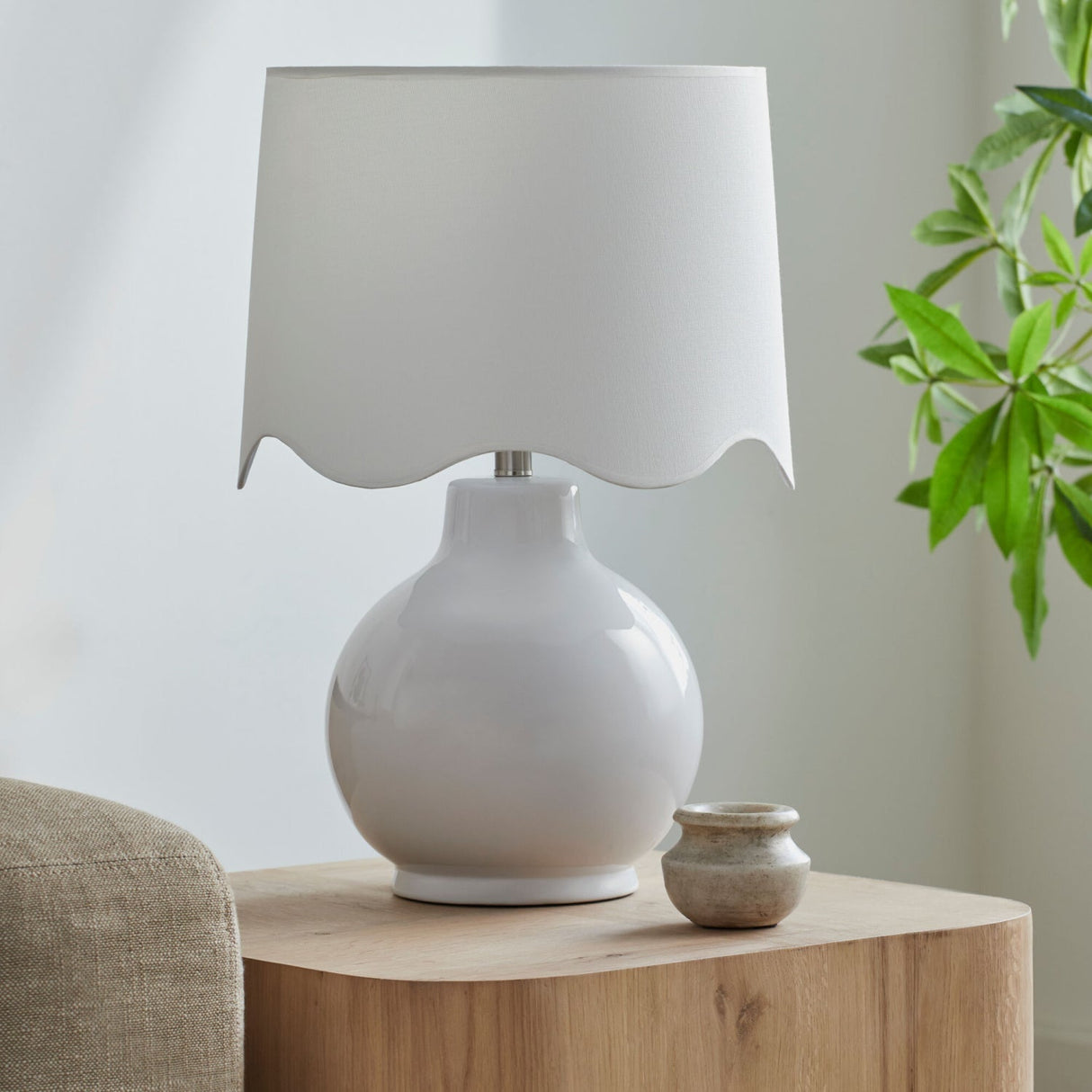 Modern European furniture - Wavy Edge Accent Table Lamp - www.oroa.com