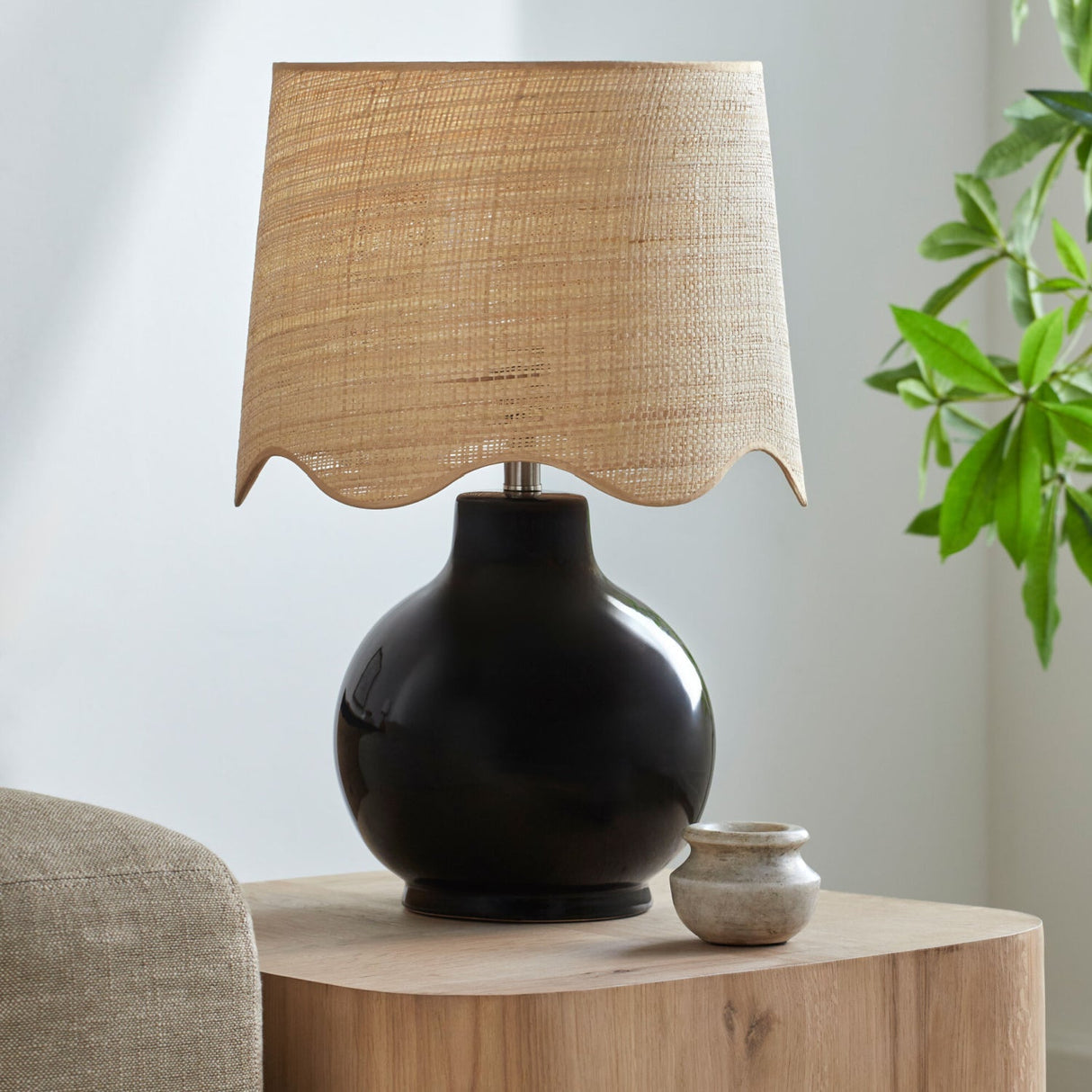 Modern European furniture - Wavy Edge Accent Table Lamp - www.oroa.com