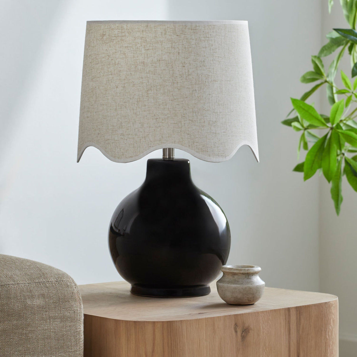 Modern European furniture - Wavy Edge Accent Table Lamp - www.oroa.com