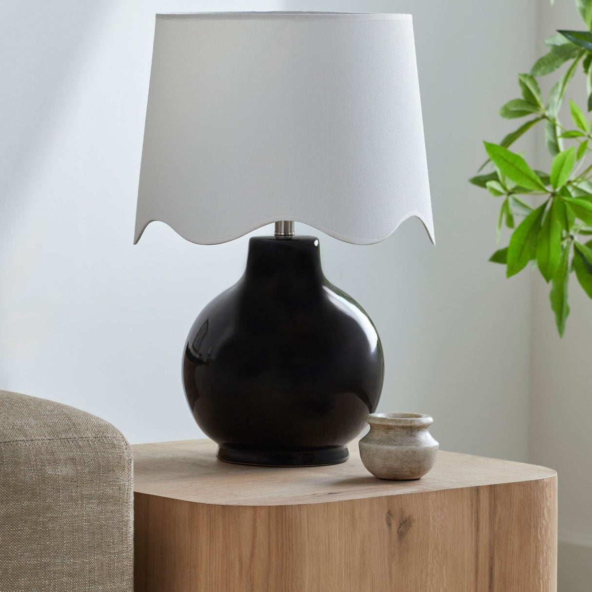 Modern European furniture - Wavy Edge Accent Table Lamp - www.oroa.com
