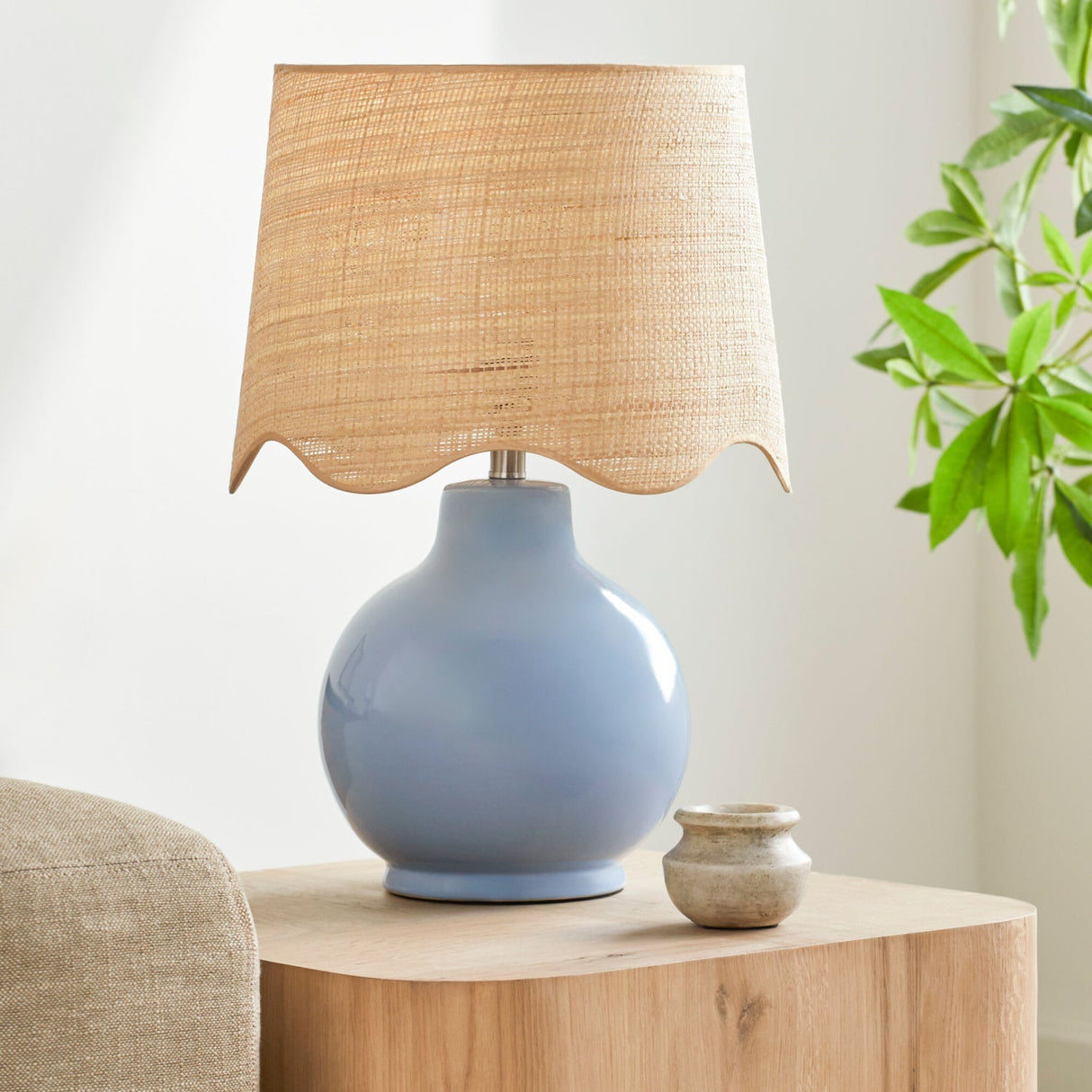Modern European furniture - Wavy Edge Accent Table Lamp - www.oroa.com