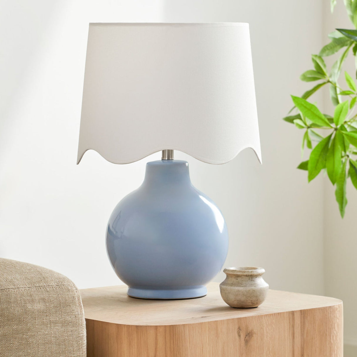 Modern European furniture - Wavy Edge Accent Table Lamp - www.oroa.com