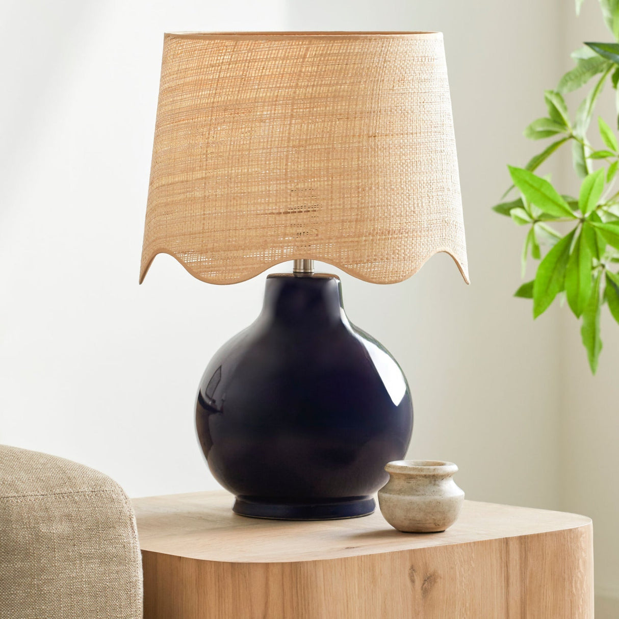Modern European furniture - Wavy Edge Accent Table Lamp - www.oroa.com