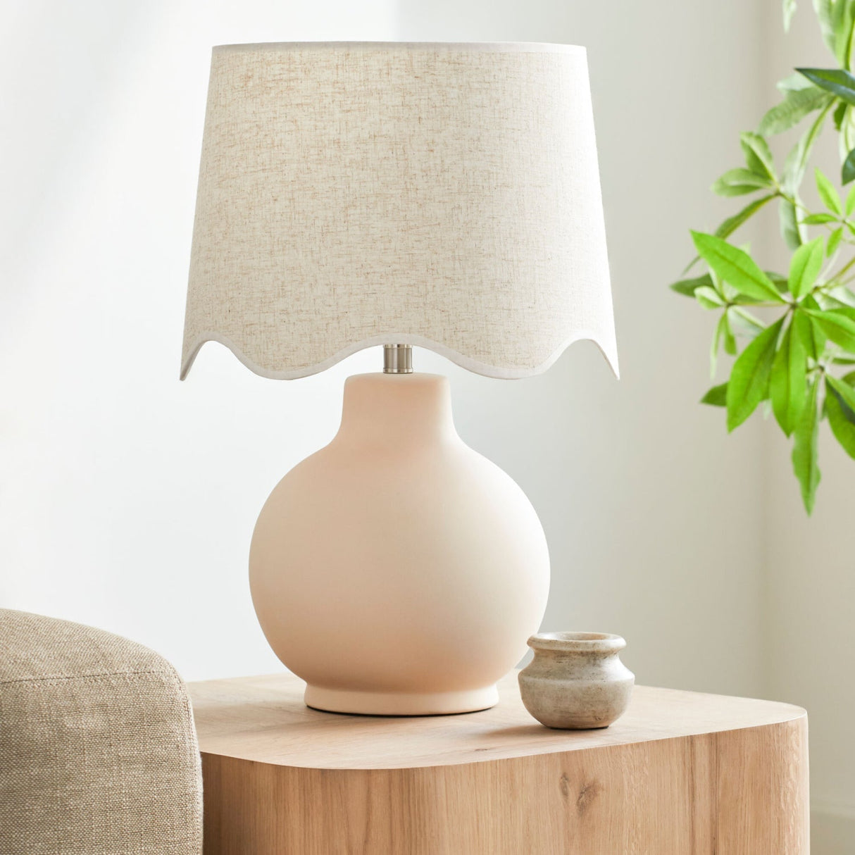 Modern European furniture - Wavy Edge Accent Table Lamp - www.oroa.com