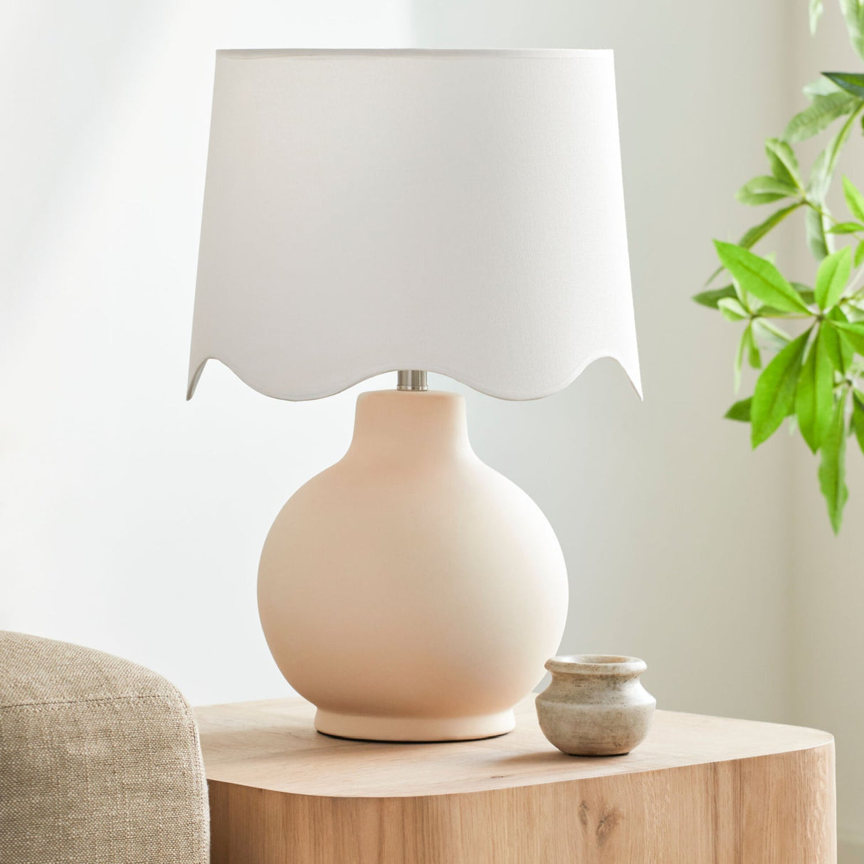 Modern European furniture - Wavy Edge Accent Table Lamp - www.oroa.com
