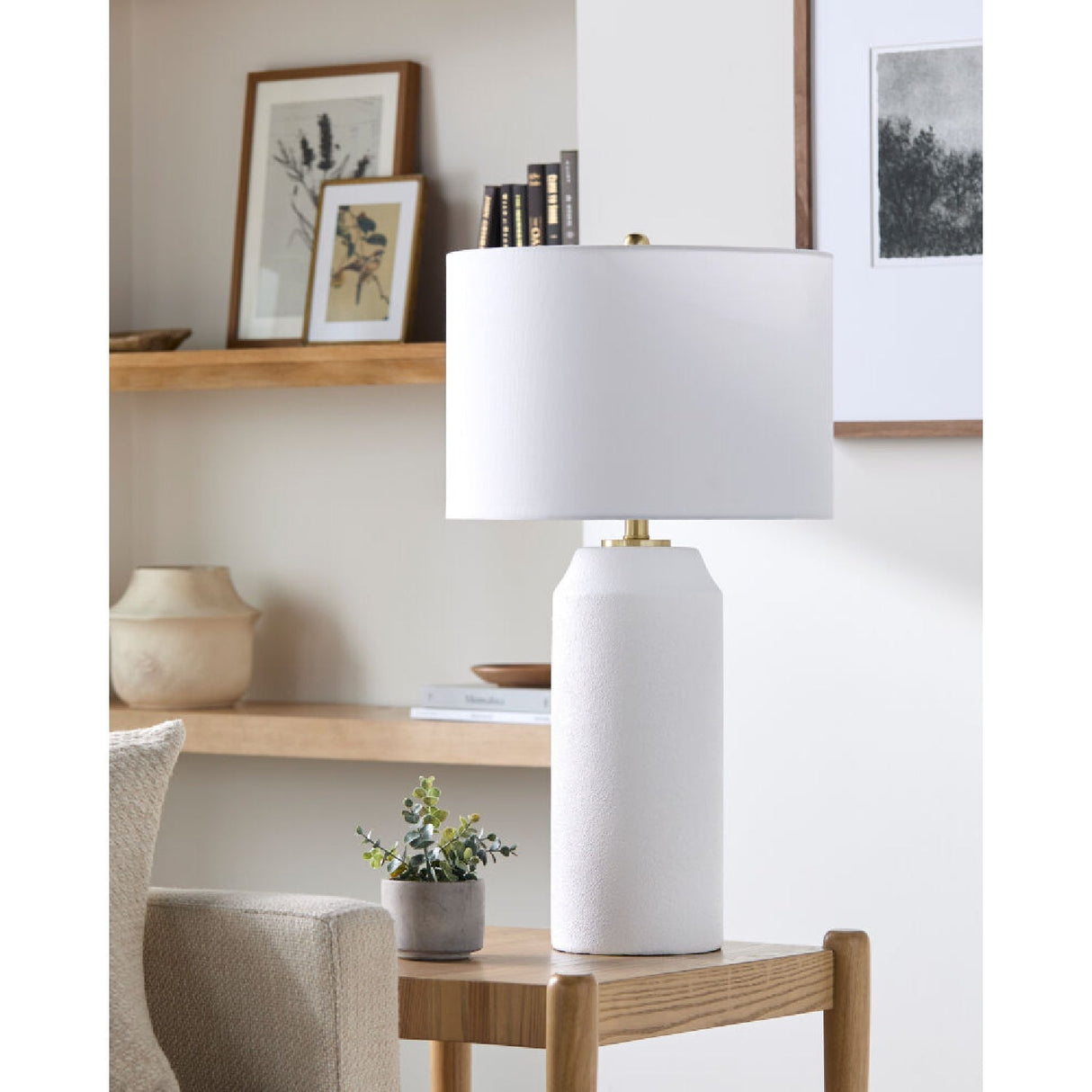 Modern European furniture - Minimalist Ceramic Accent Table Lamp - www.oroa.com