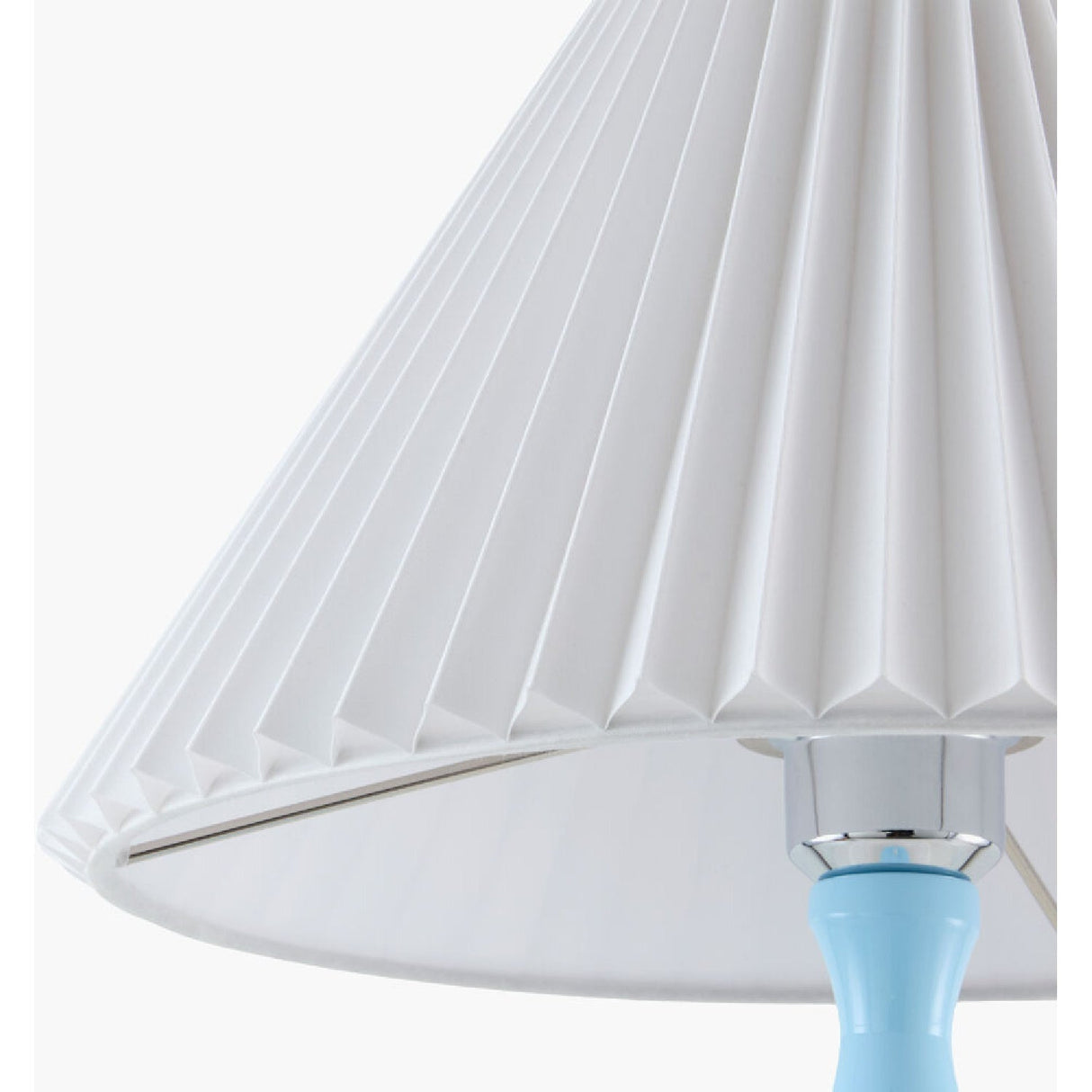 Modern European furniture - Pleated Linen Iron Table Lamp - www.oroa.com