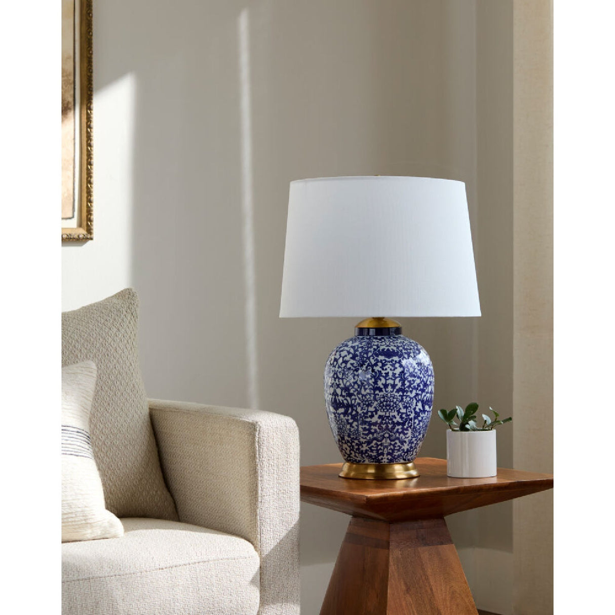 Modern European furniture - Blue Floral Ceramic Table Lamp - www.oroa.com