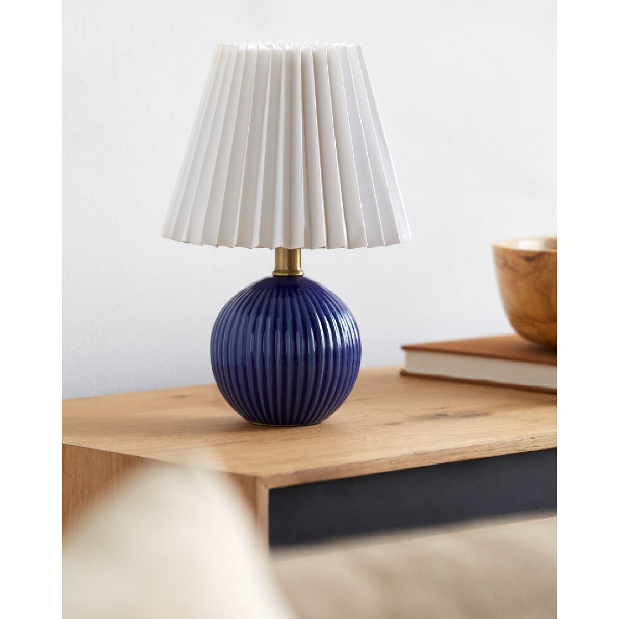 Modern European furniture - Pleated Linen Ceramic Table Lamp - www.oroa.com